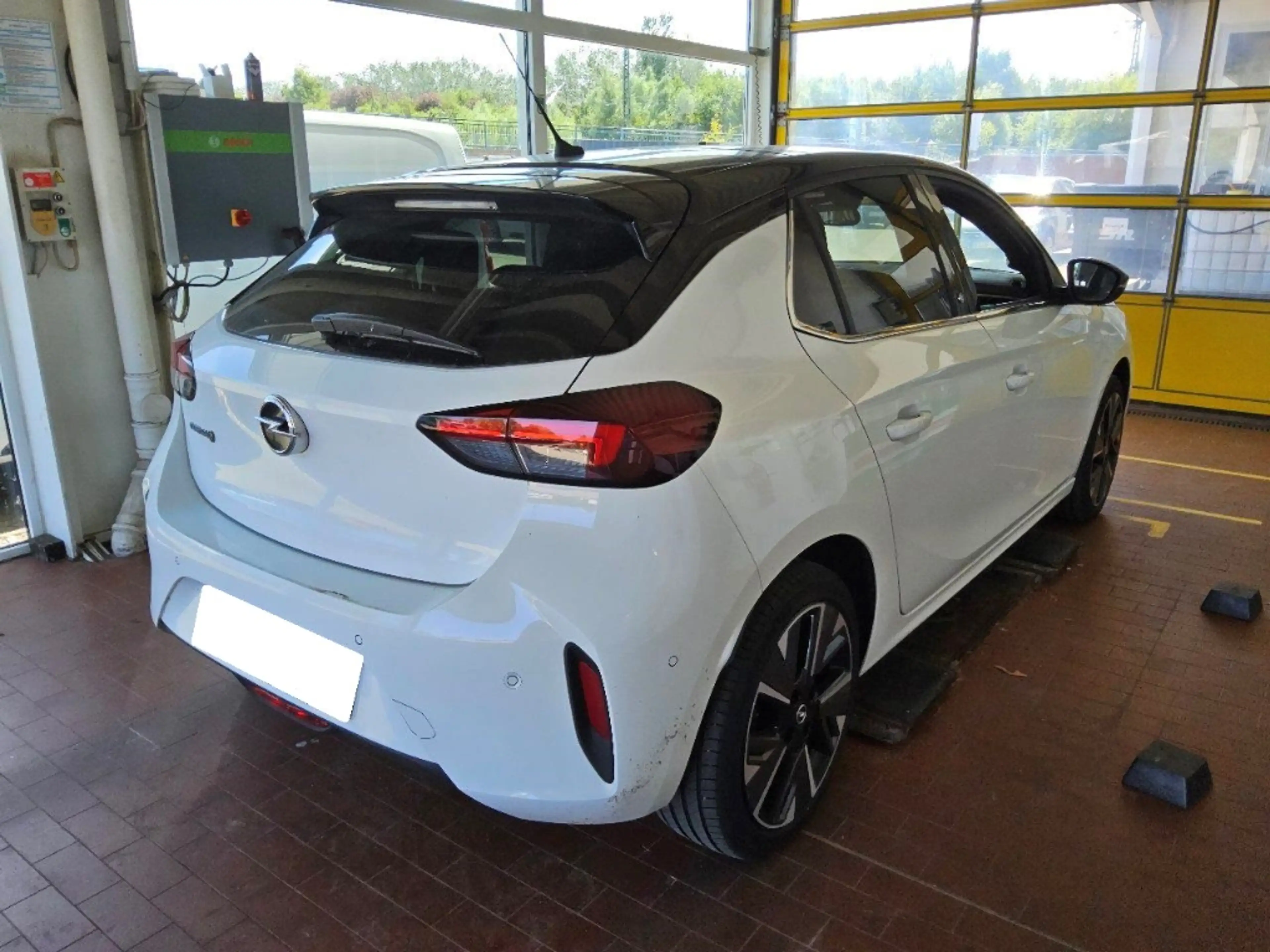 Opel Corsa-e GS 11kw Shz Navi Kamera Panoramadach — photo 3