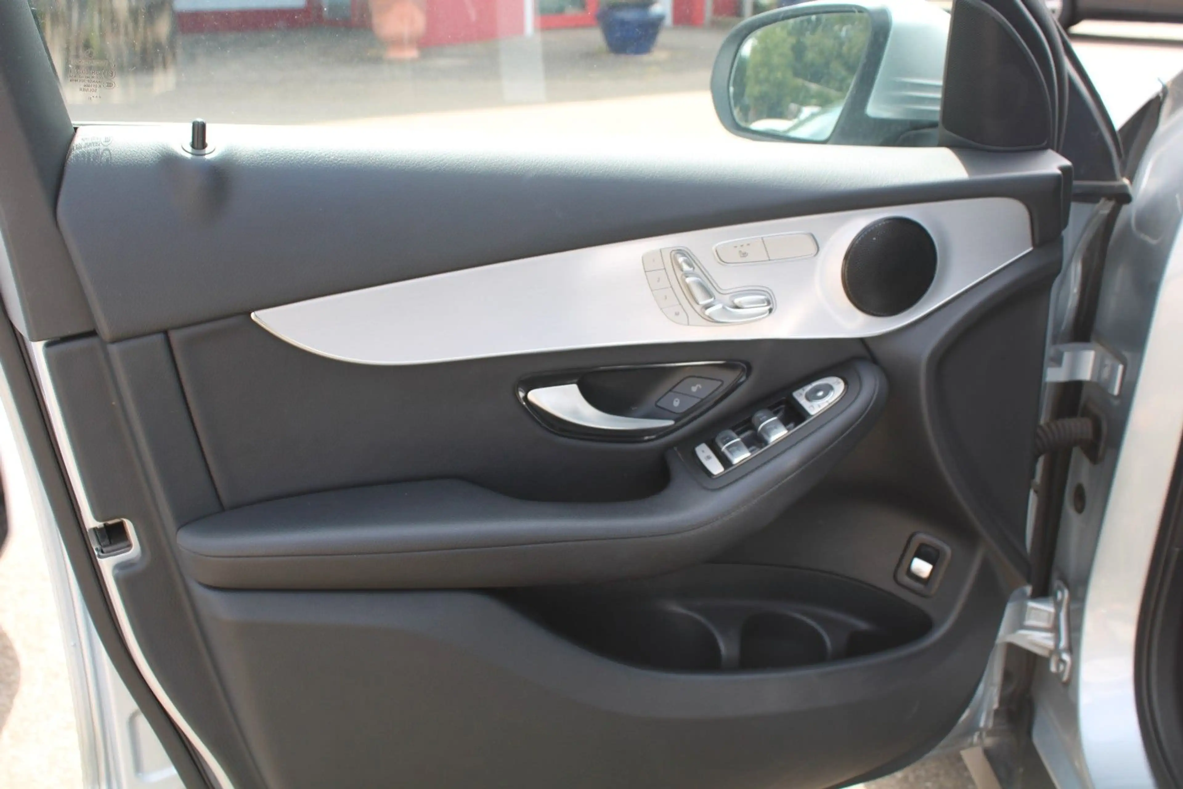 Mercedes-Benz GLC 220 *4Matic* — photo 7