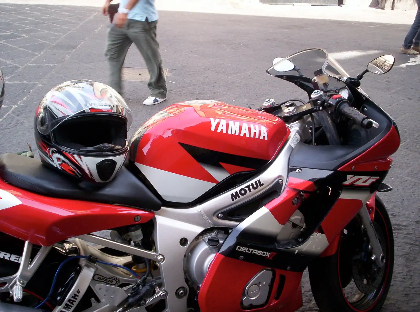 Yamaha YZF-R6 2001 - 2002 Červená - 2