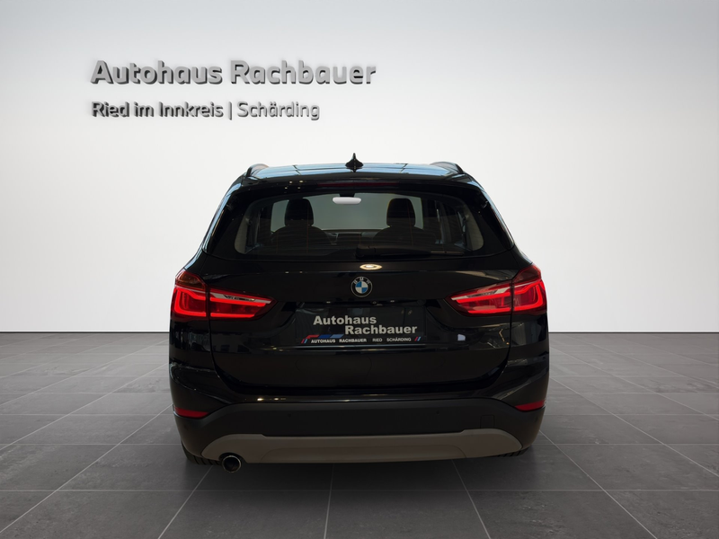 BMW X1 xDrive18d — photo 6