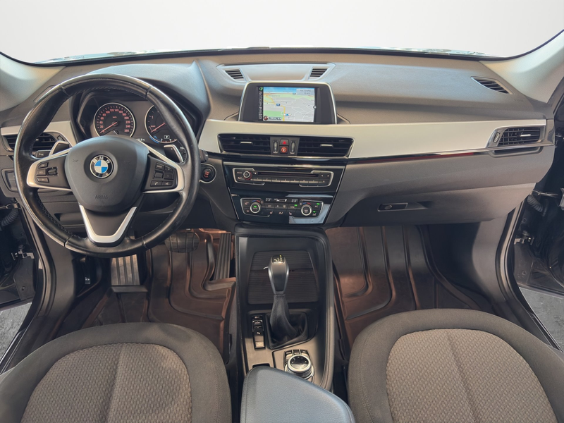 BMW X1 xDrive18d — photo 11