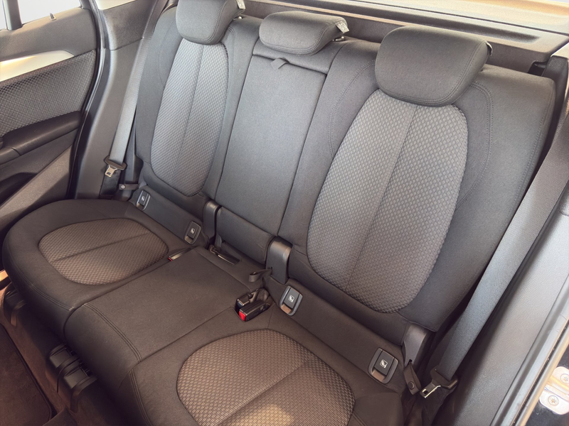 BMW X1 xDrive18d — photo 17