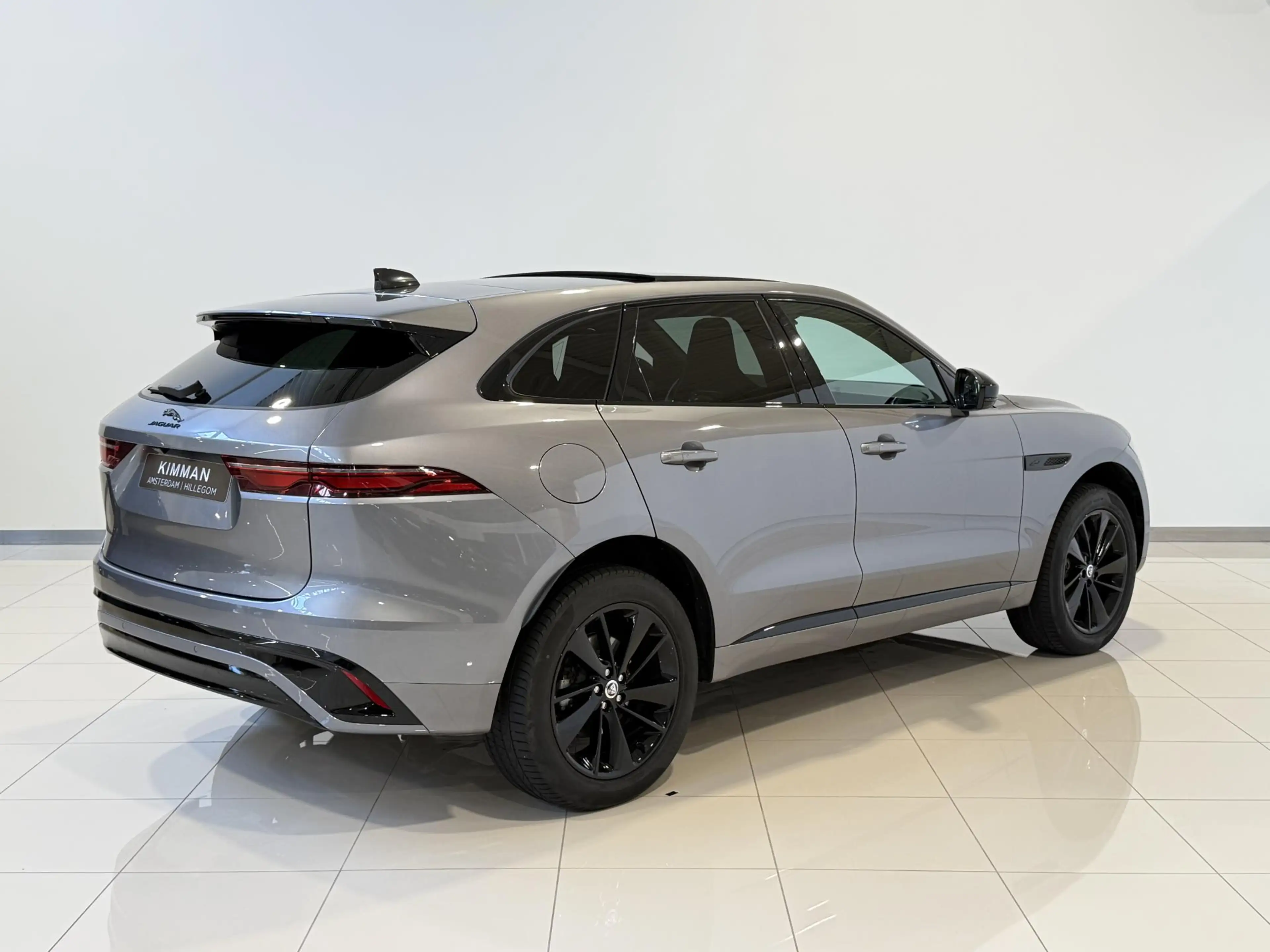 Jaguar F-Pace 2.0 P400e PHEV R-Dynamic S — photo 3