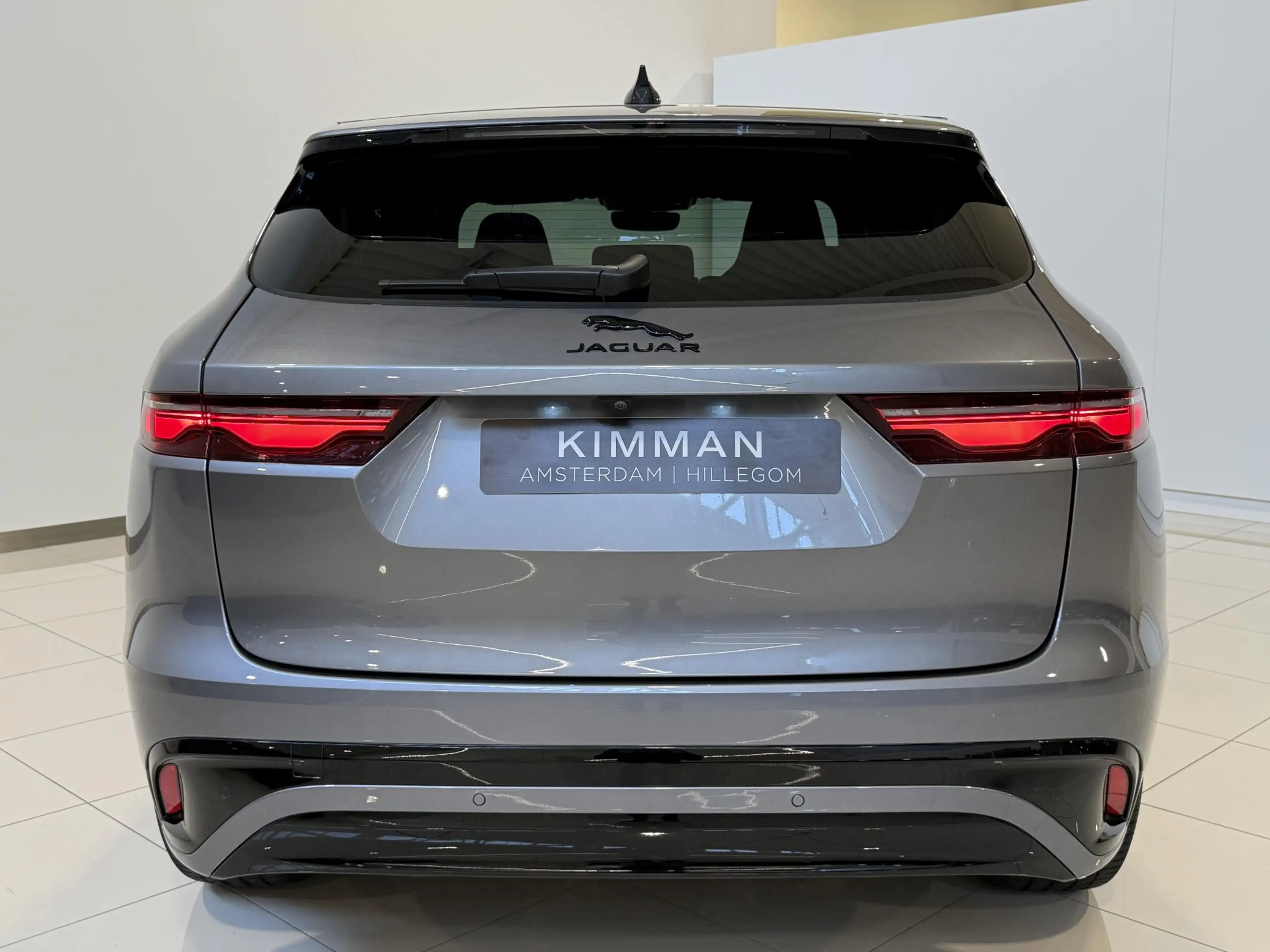 Jaguar F-Pace 2.0 P400e PHEV R-Dynamic S — photo 5