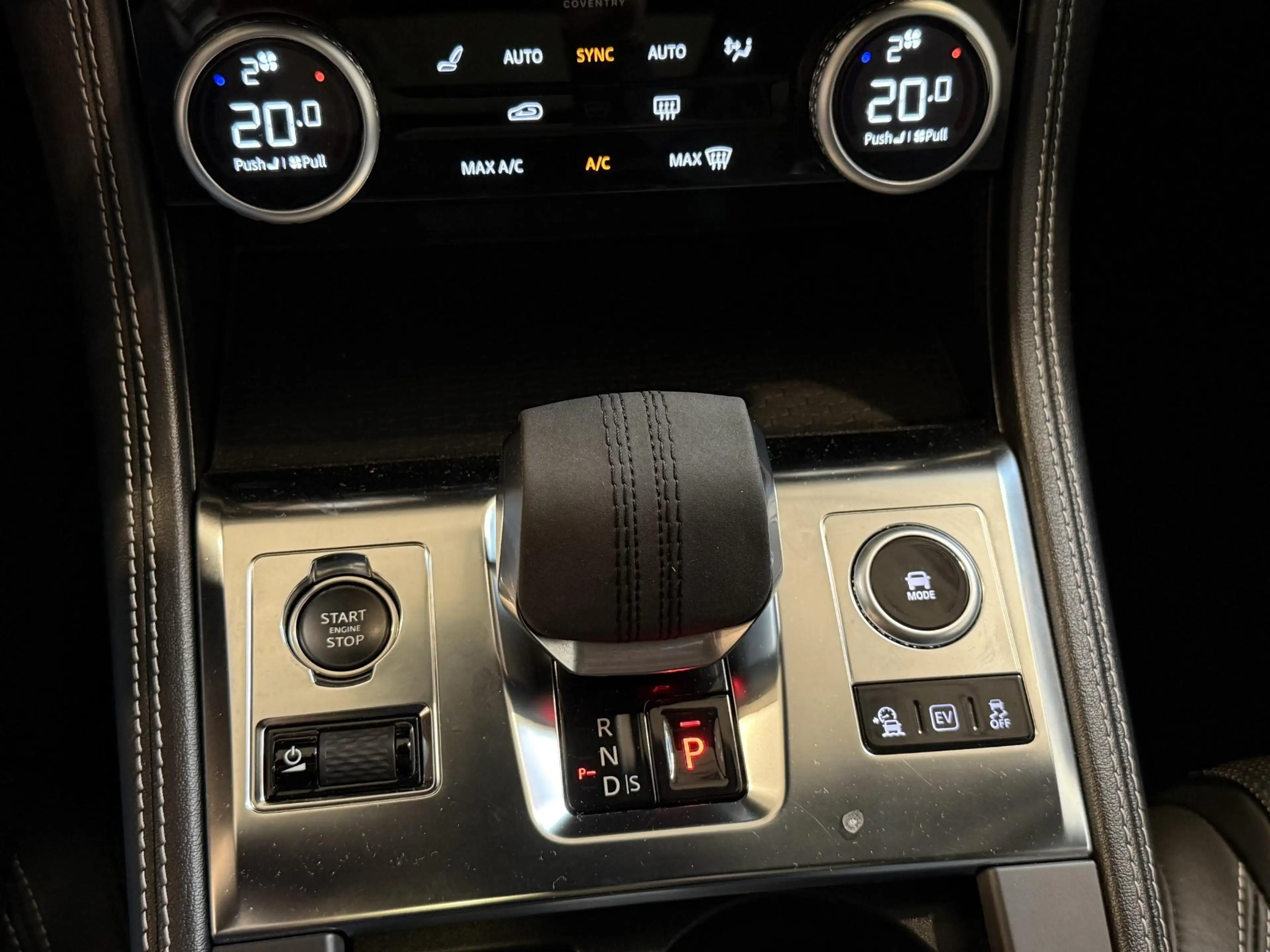 Jaguar F-Pace 2.0 P400e PHEV R-Dynamic S — photo 18