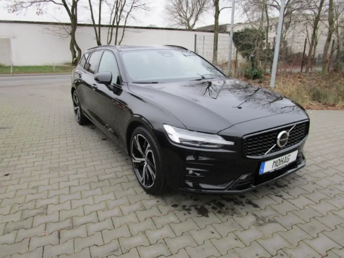 Volvo V60 Kombi B4 Benzin EU6d Plus Dark Leder digitales Coc Schwarz - 2