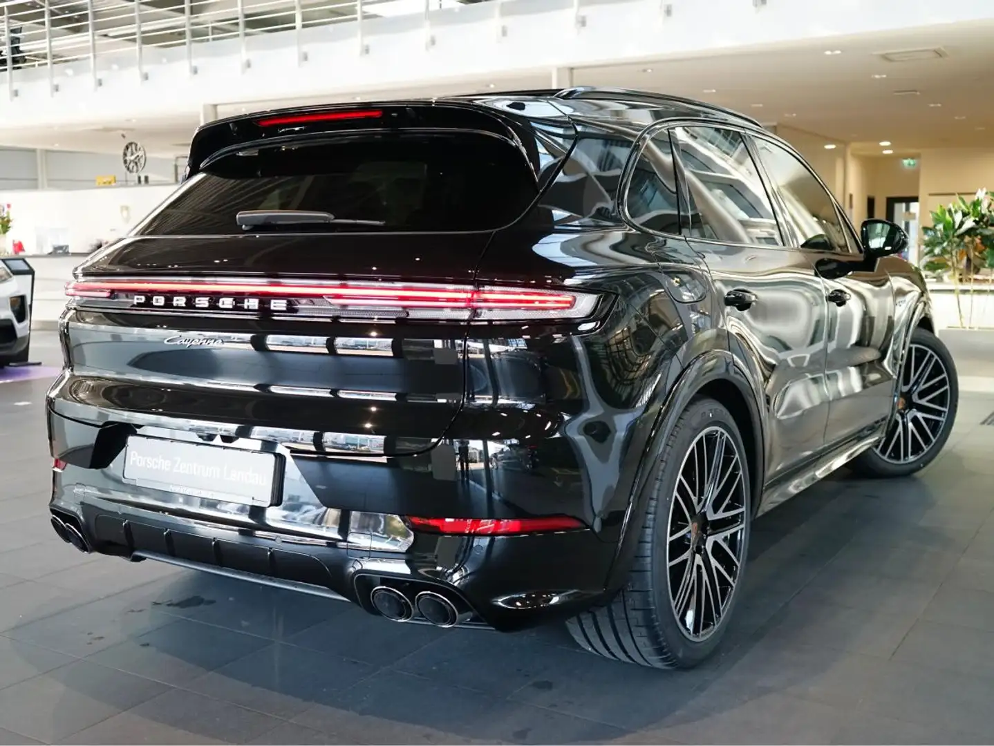 Porsche Cayenne E-Hybrid Schwarz - 2