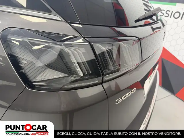 Peugeot 3008 view 16