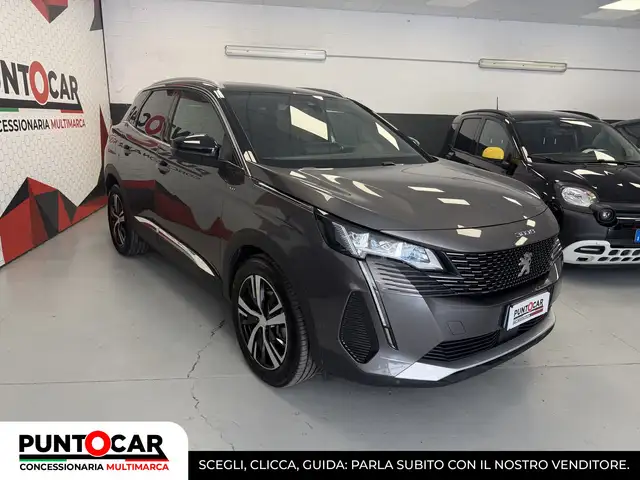 Peugeot 3008 view 3