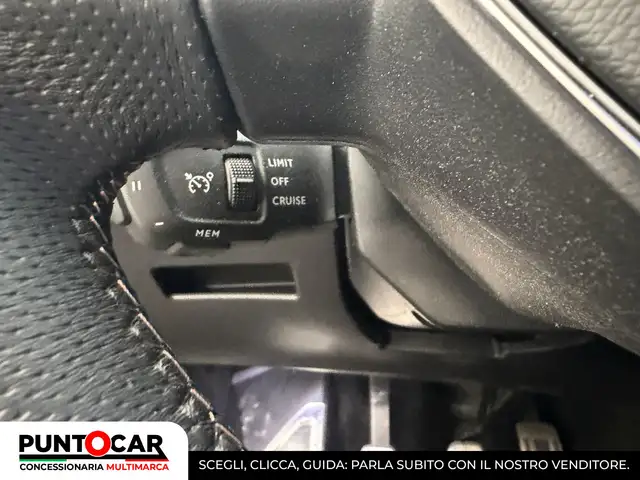 Peugeot 3008 view 23