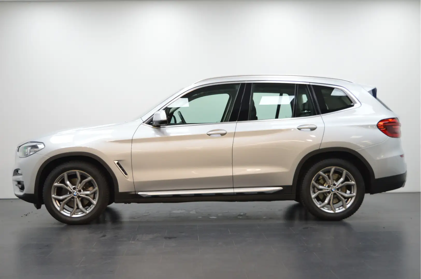 BMW X3 xDrive20i High Executive xLine Automaat / Trekhaak Zilver - 2