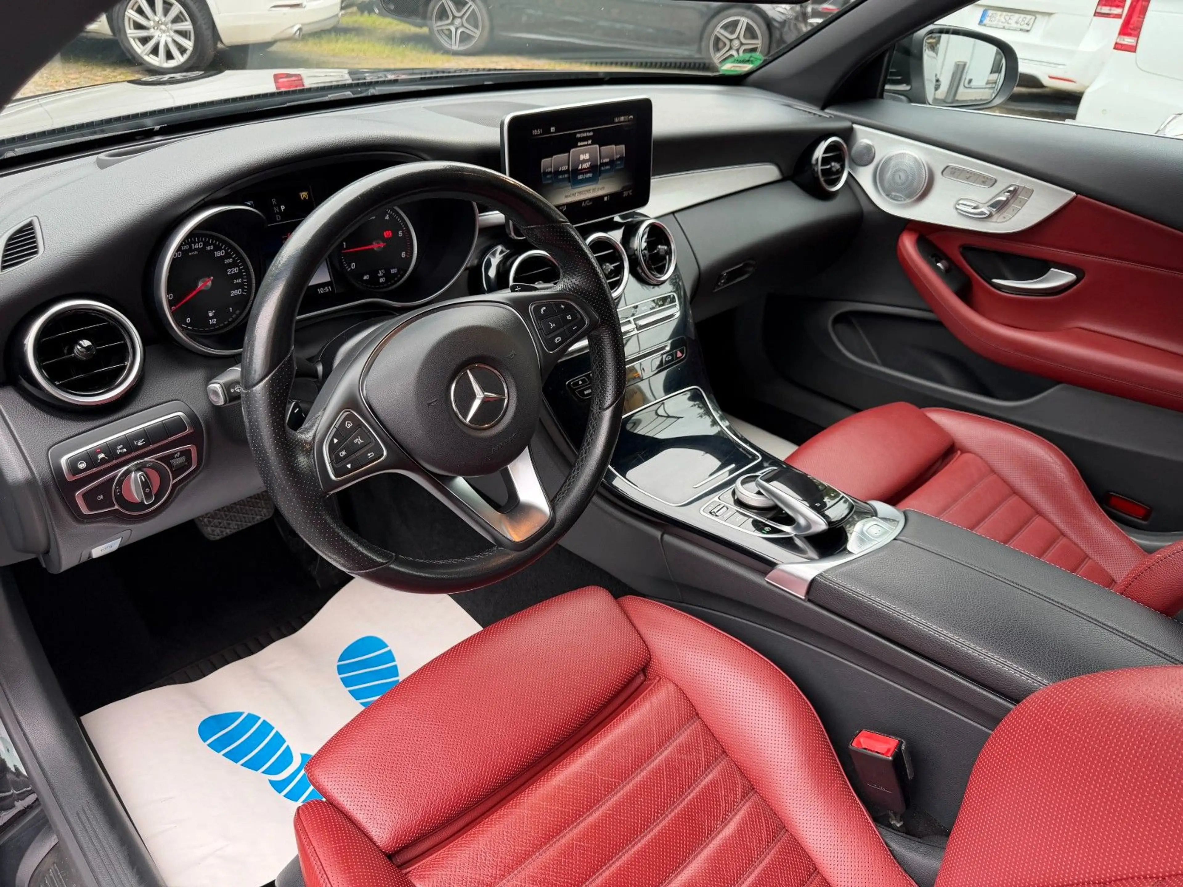 Mercedes-Benz C 250 d Cabrio ACC/LED/AHK/MEMORY/TOTWINKEL/AIR — photo 13