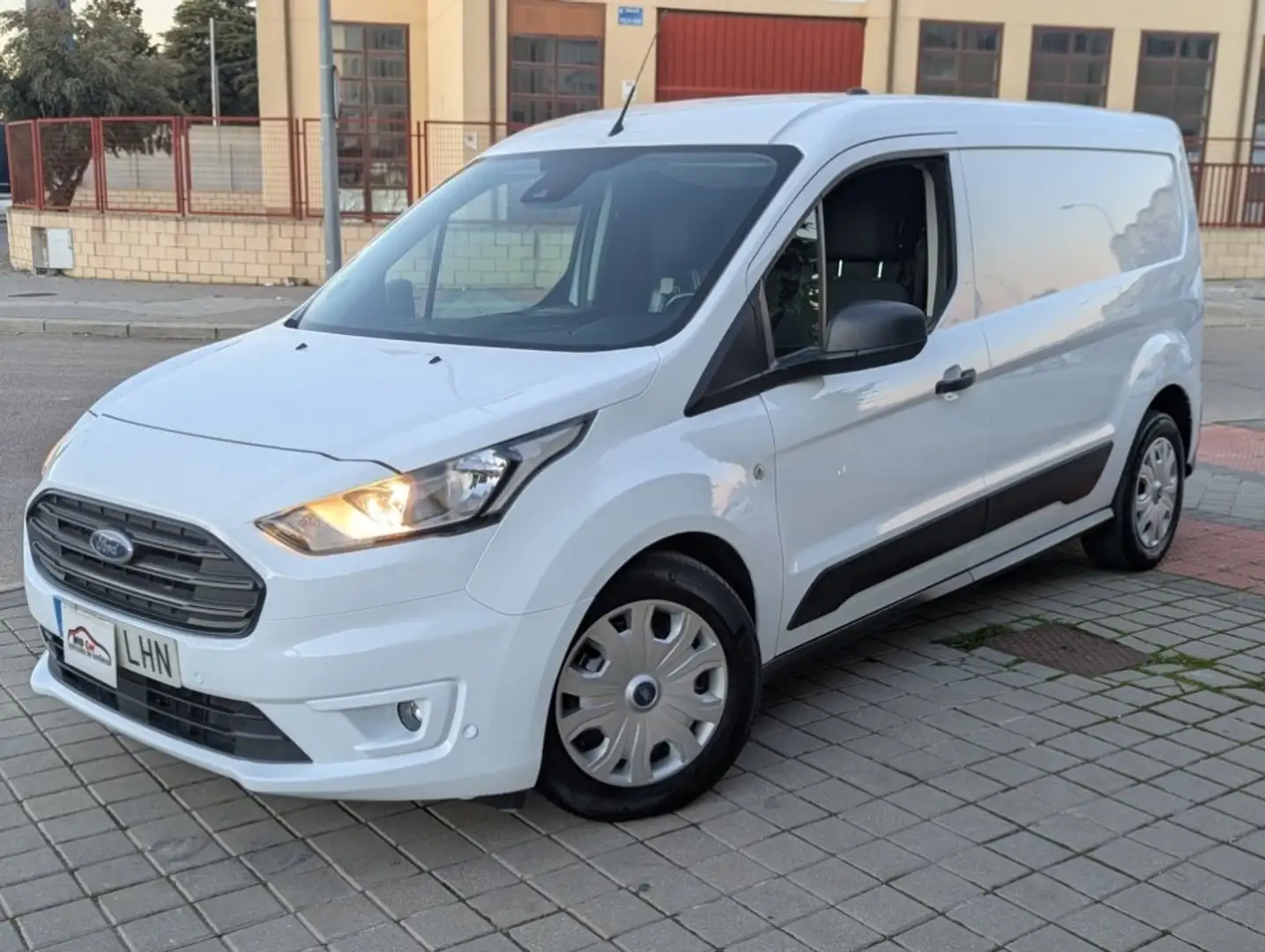 Ford Connect Comercial FT 220 Van L1 S&S Trend (carga a Blanco - 1