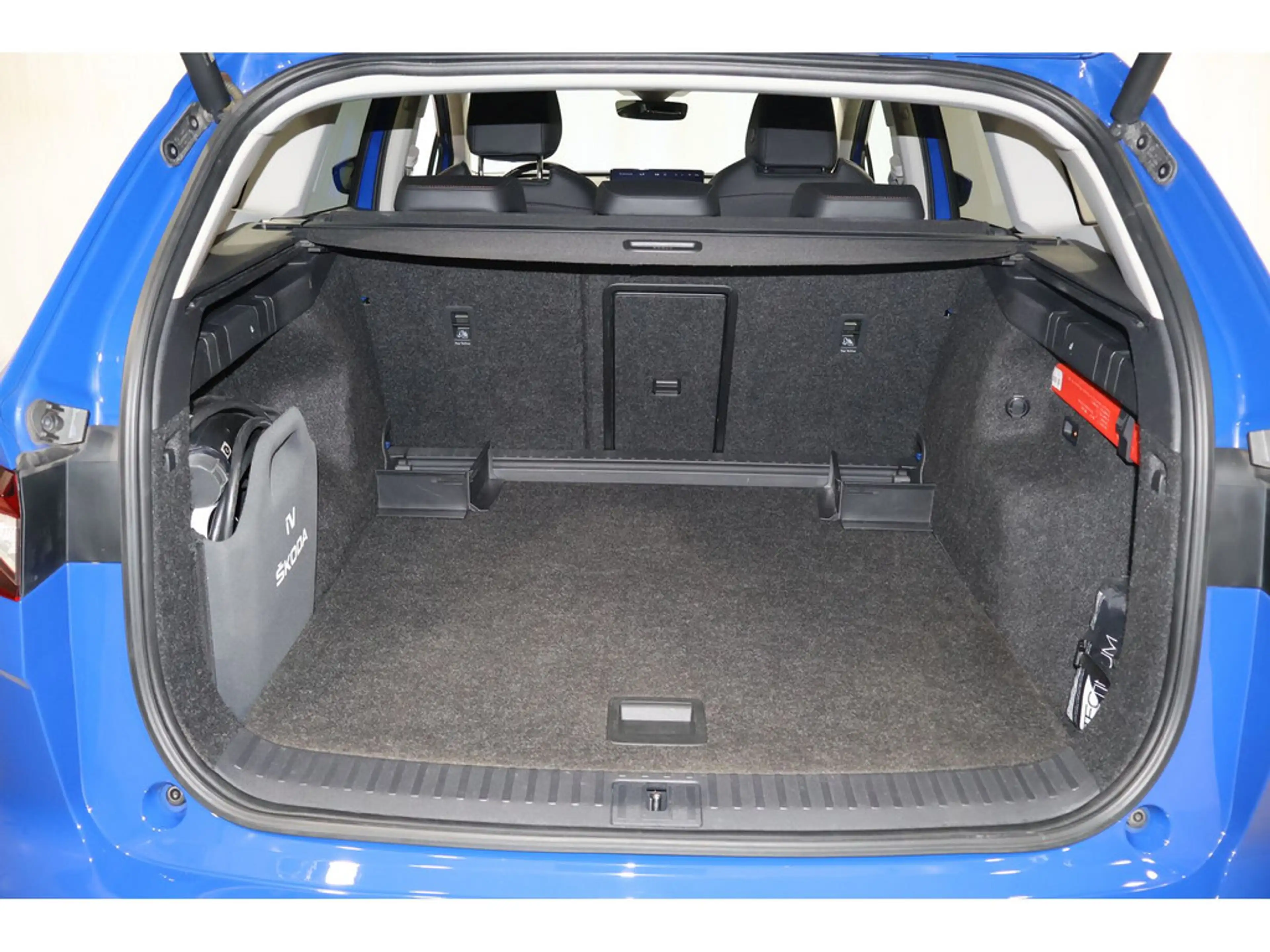 Skoda Enyaq 60 Suite WäPu,LED,Navi,Cam,BlindSpot,AC — photo 6
