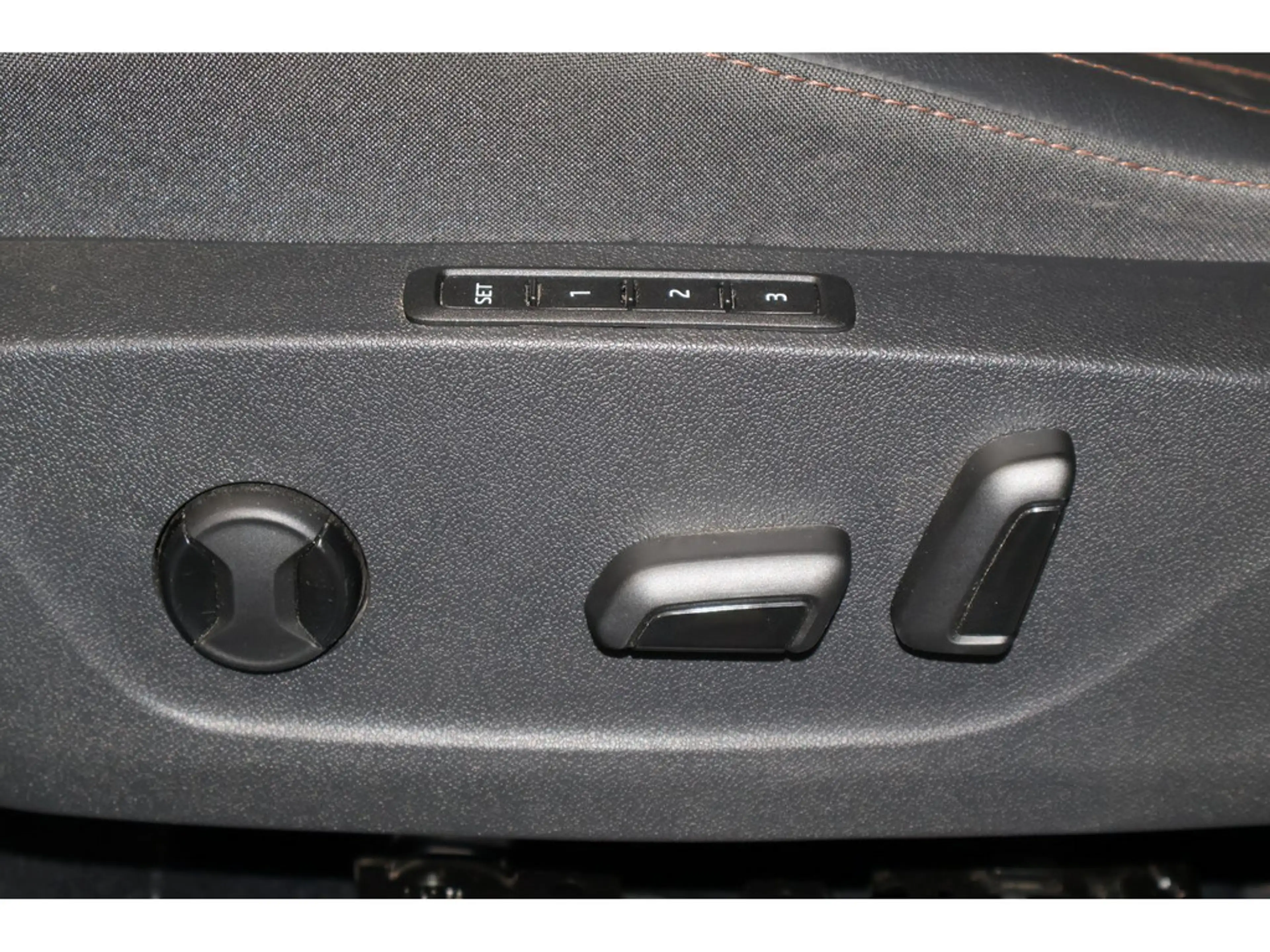 Skoda Enyaq 60 Suite WäPu,LED,Navi,Cam,BlindSpot,AC — photo 15