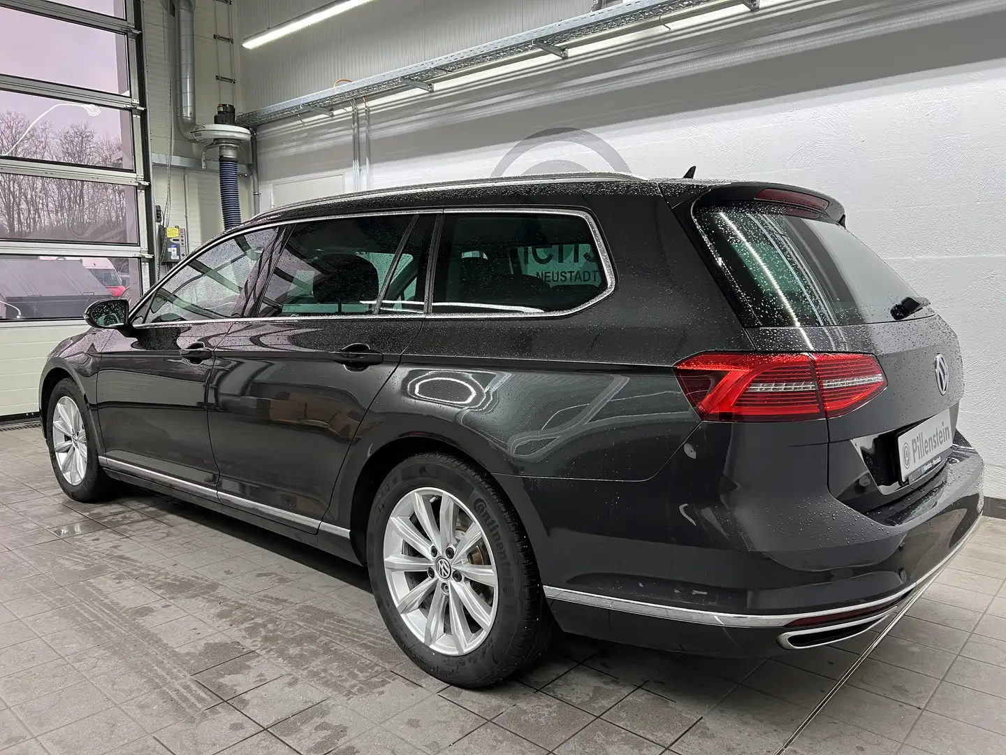 Volkswagen Passat Variant TDI 4MOT HIGHLIN NAVI+STDHZG+DYN+LED Grau - 2
