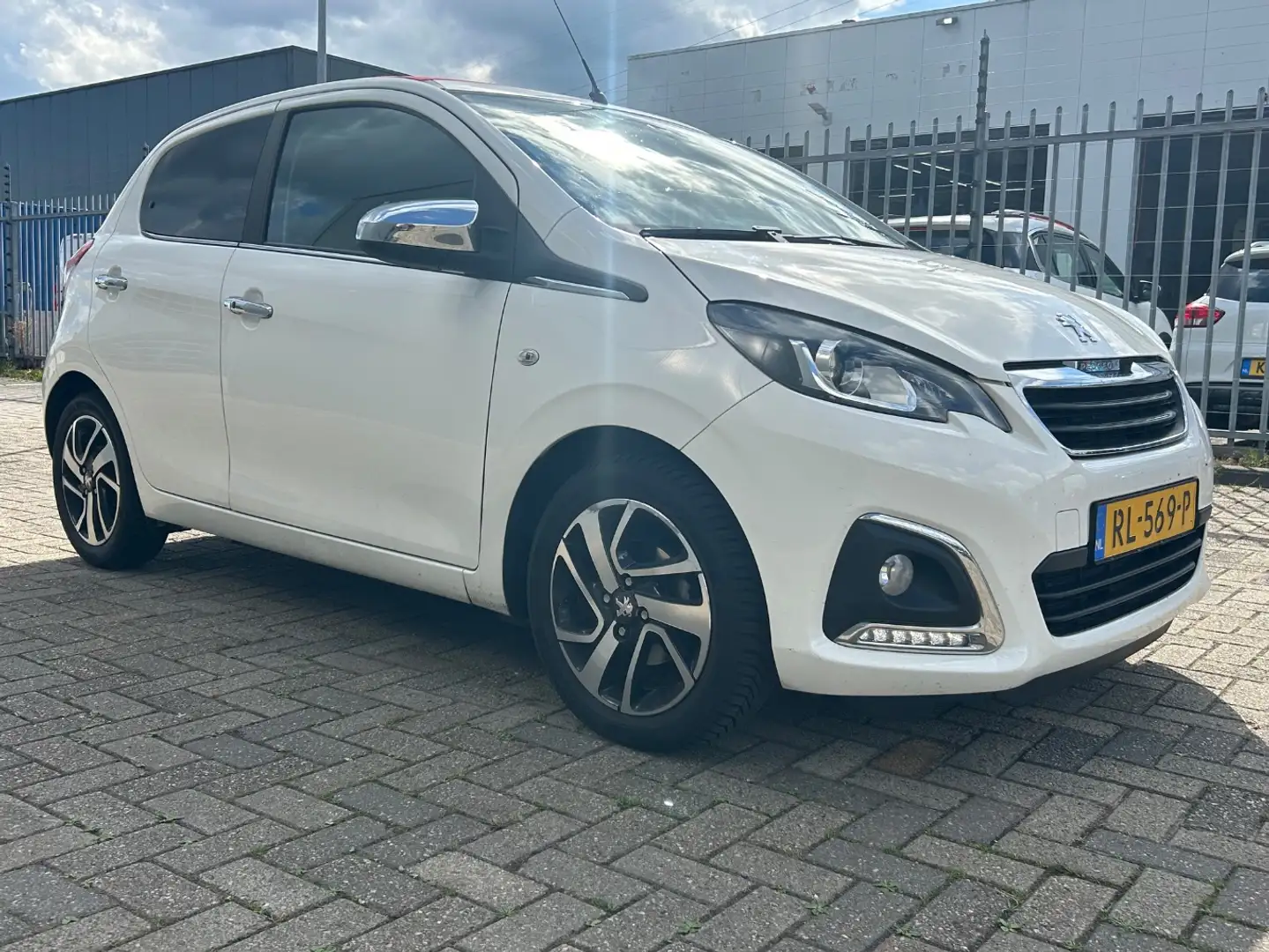 Peugeot 108 1.0 e-VTi Allure TOP! | LUXE UITVOERING | ELEKTRIS Blanc - 2