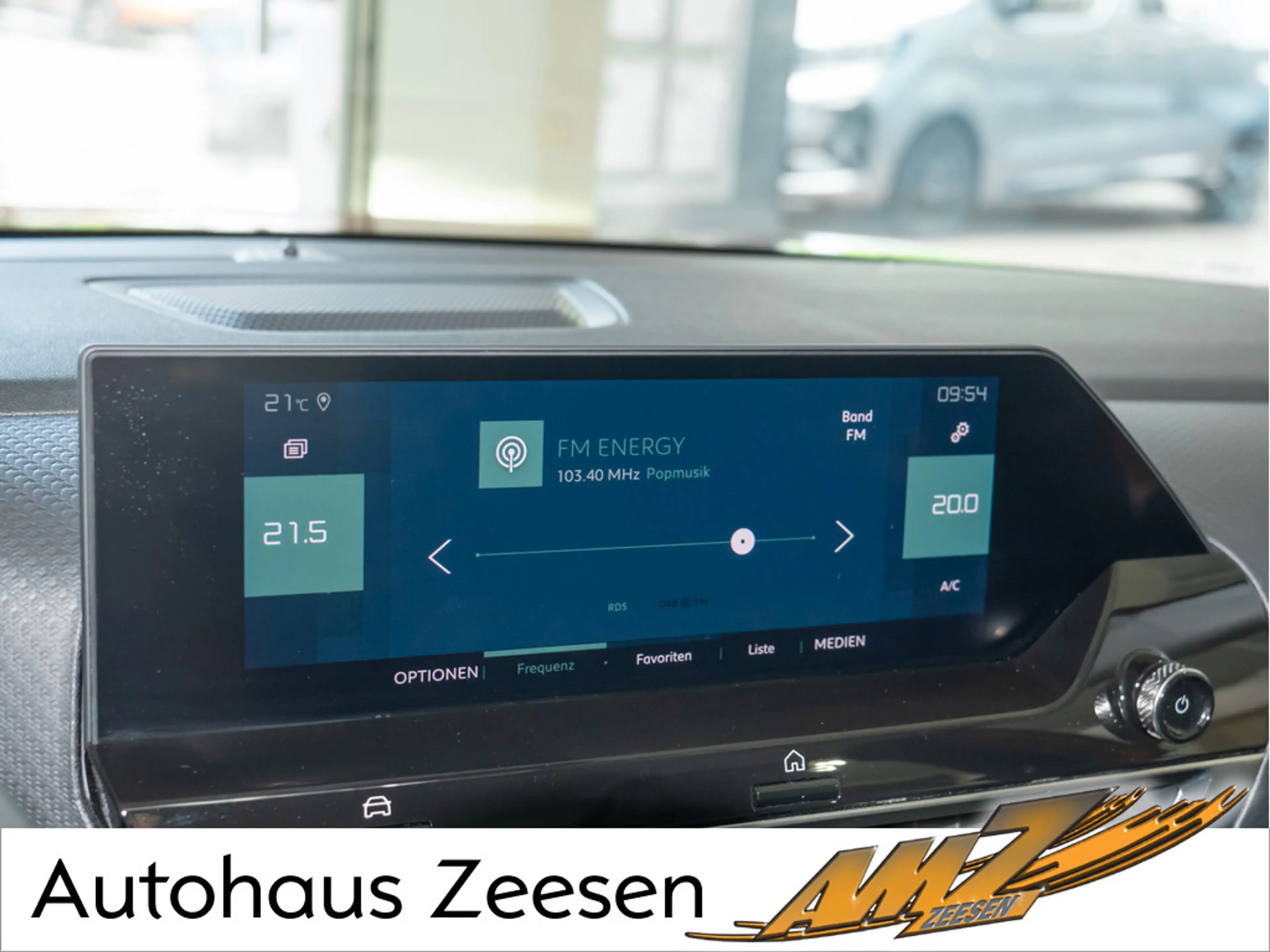 Citroen E-C4 Electric — photo 8