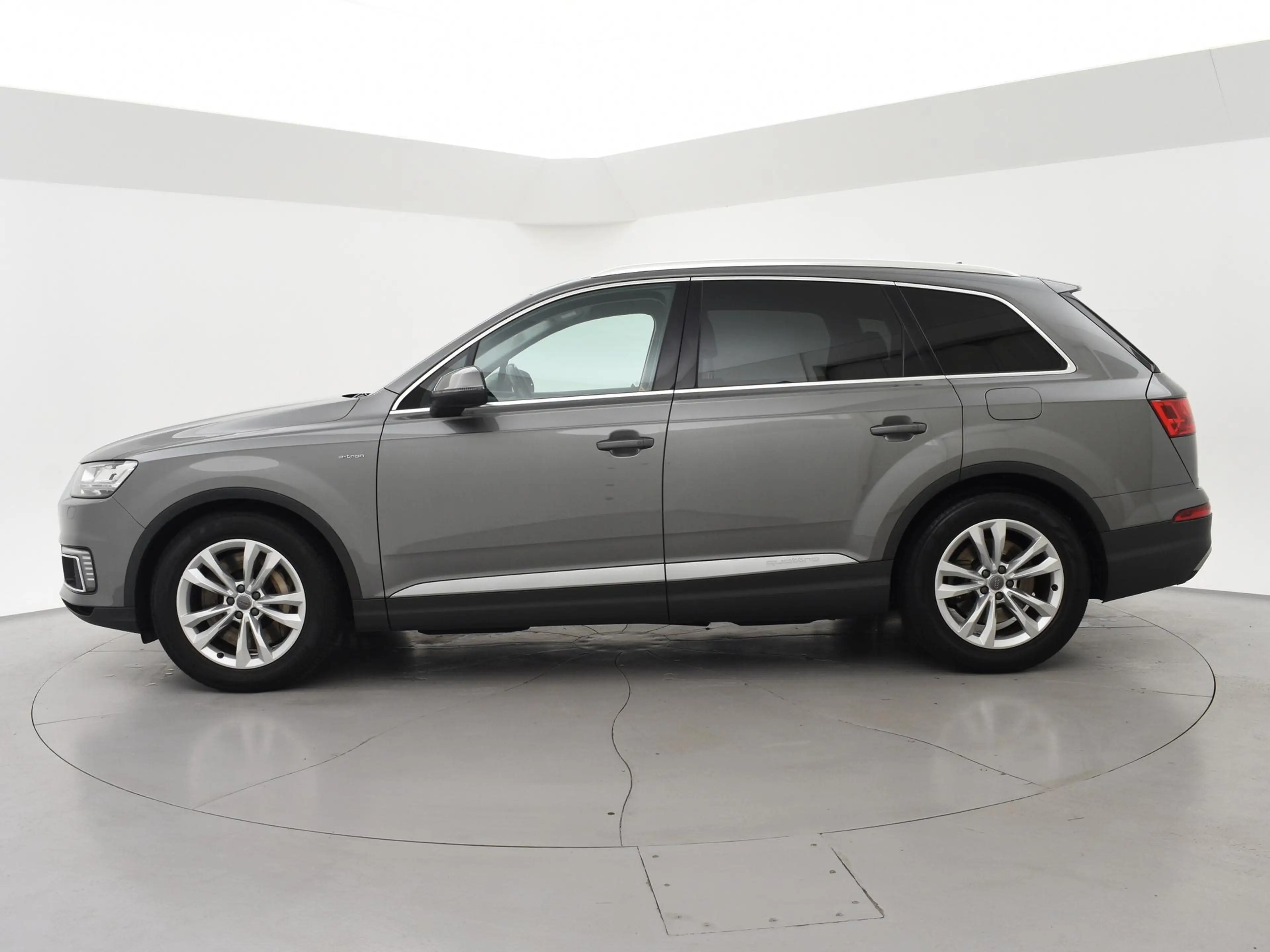 Audi Q7 e-tron 3.0 TDI 374 PK + TREKHAAK 3500 KG | LUCHTVERING | — photo 5