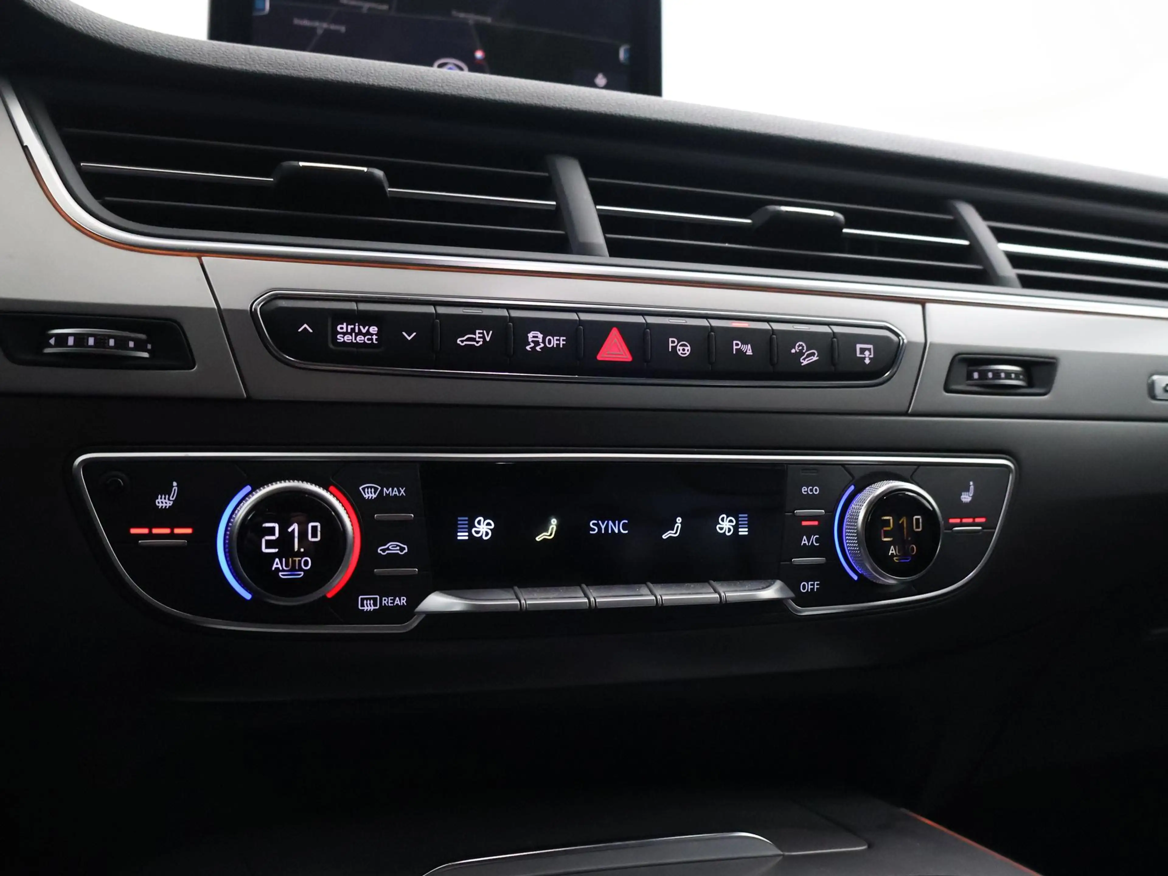 Audi Q7 e-tron 3.0 TDI 374 PK + TREKHAAK 3500 KG | LUCHTVERING | — photo 25
