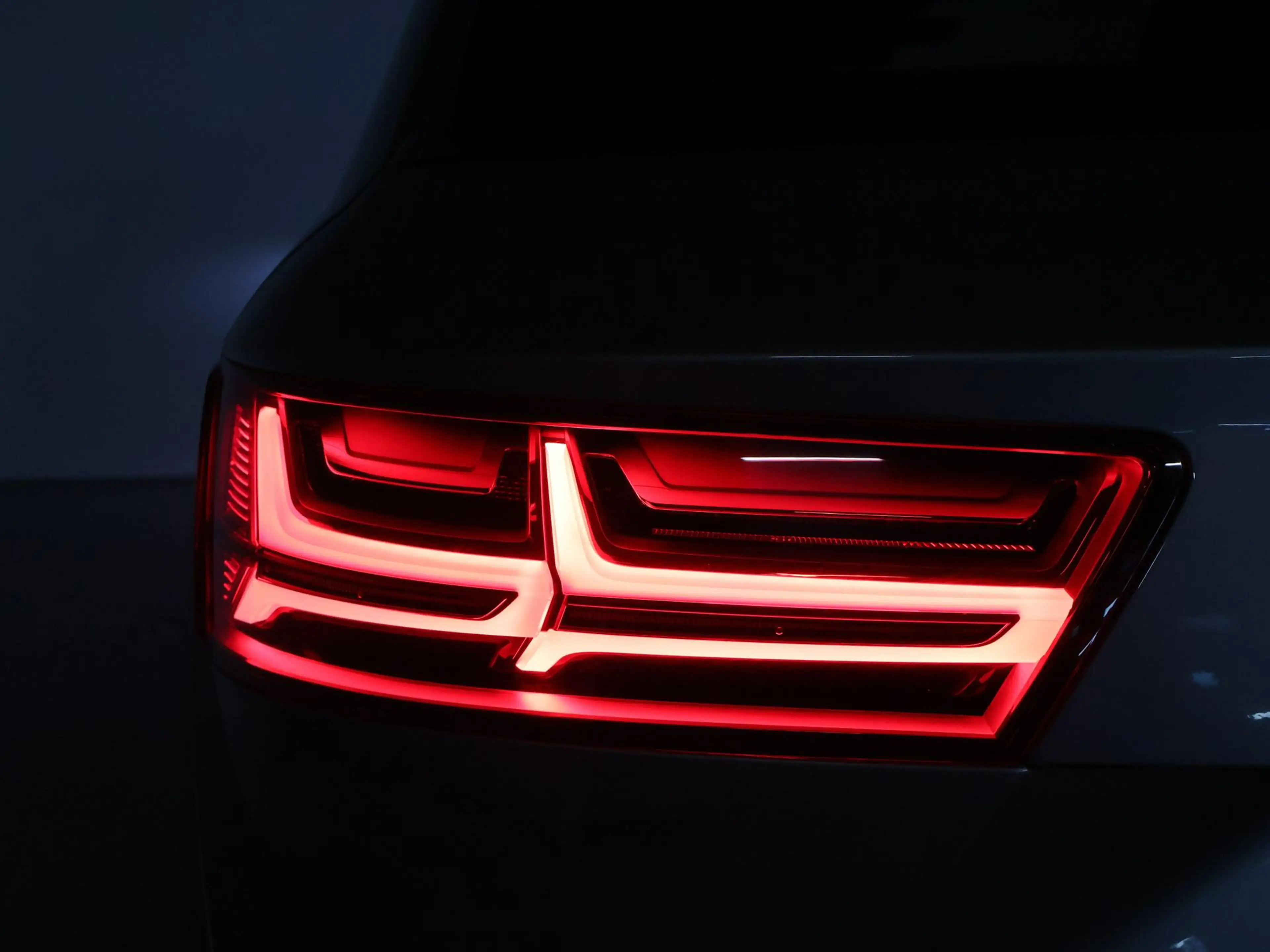 Audi Q7 e-tron 3.0 TDI 374 PK + TREKHAAK 3500 KG | LUCHTVERING | — photo 13