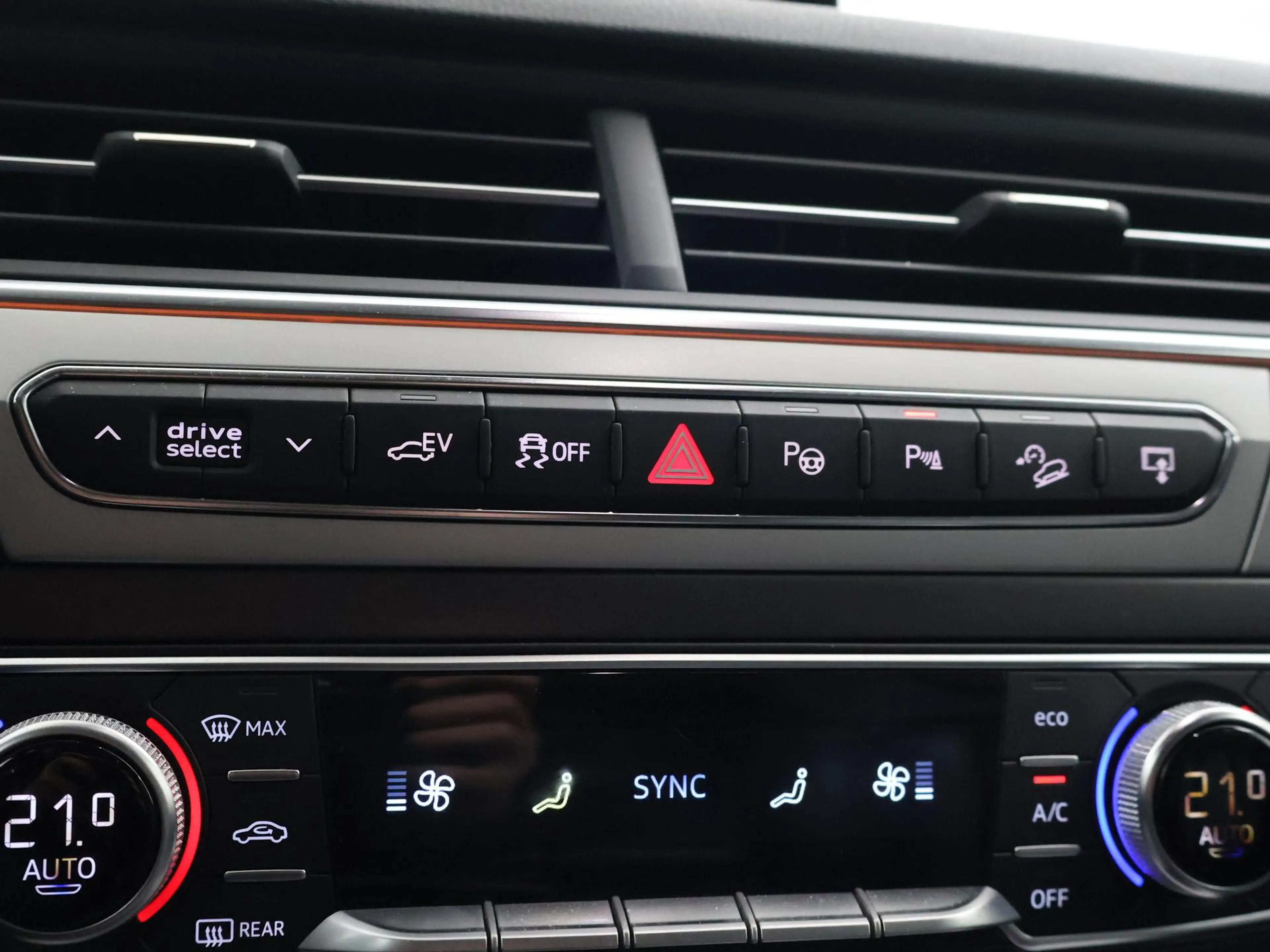 Audi Q7 e-tron 3.0 TDI 374 PK + TREKHAAK 3500 KG | LUCHTVERING | — photo 28