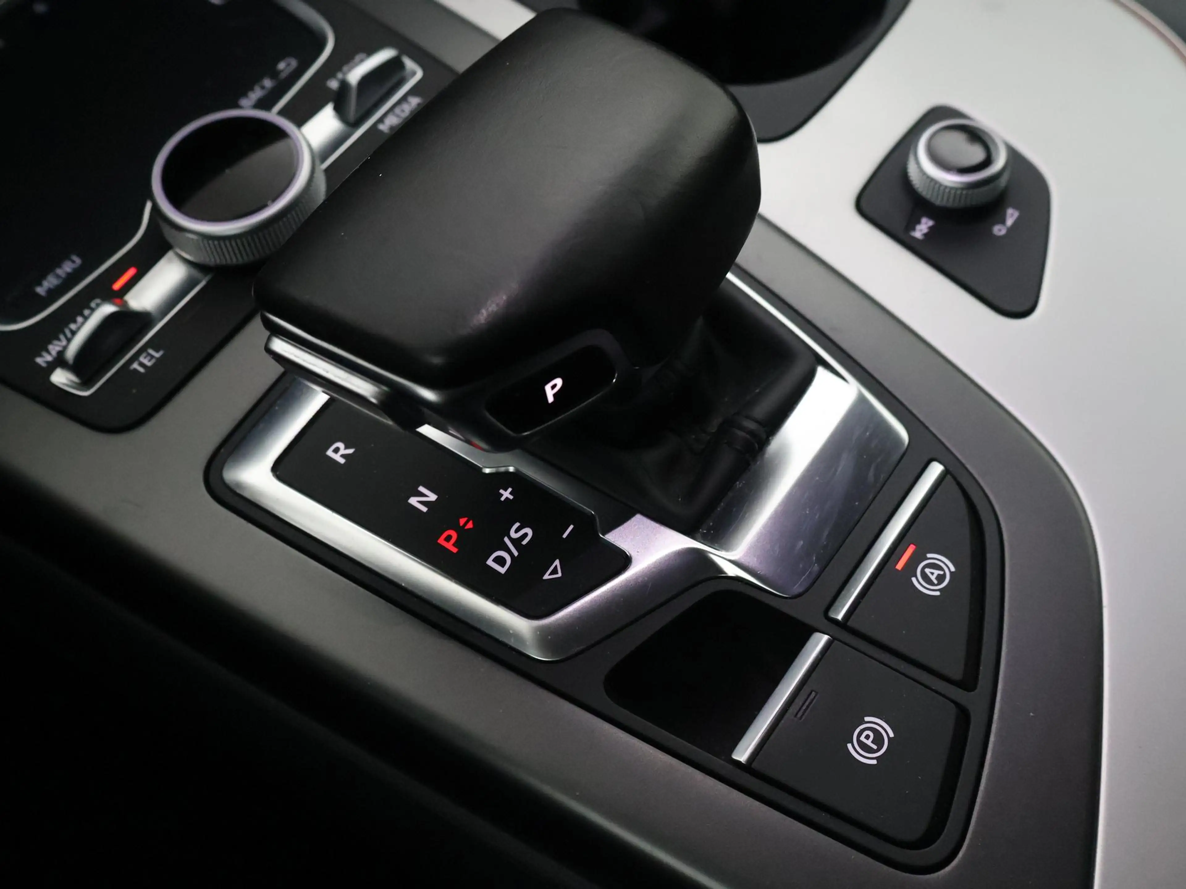 Audi Q7 e-tron 3.0 TDI 374 PK + TREKHAAK 3500 KG | LUCHTVERING | — photo 27