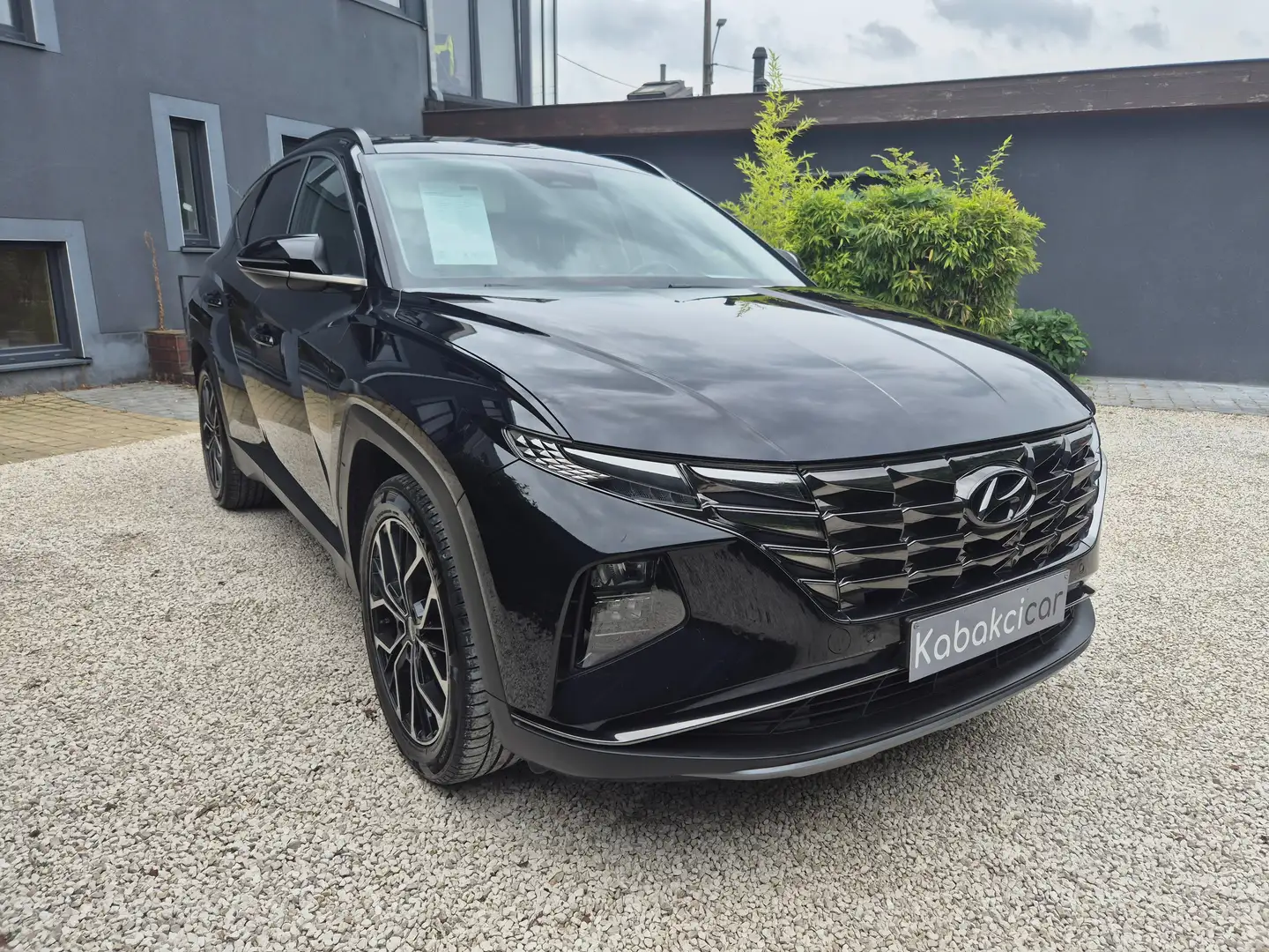 Hyundai TUCSON 1.6 CRDi MHEV Feel / CARPLAY / GARANTIE 12 MOIS Zwart - 1