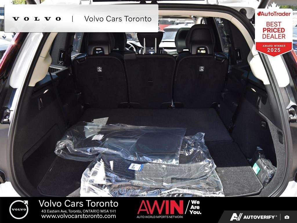 2026 Volvo XC90 T8 AWD Ultra Dark Theme 7-Seater thumb 10