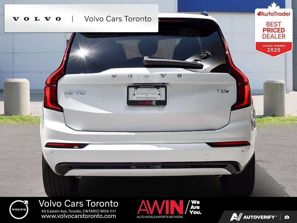 2026 Volvo XC90 T8 AWD Ultra Dark Theme 7-Seater alt 5