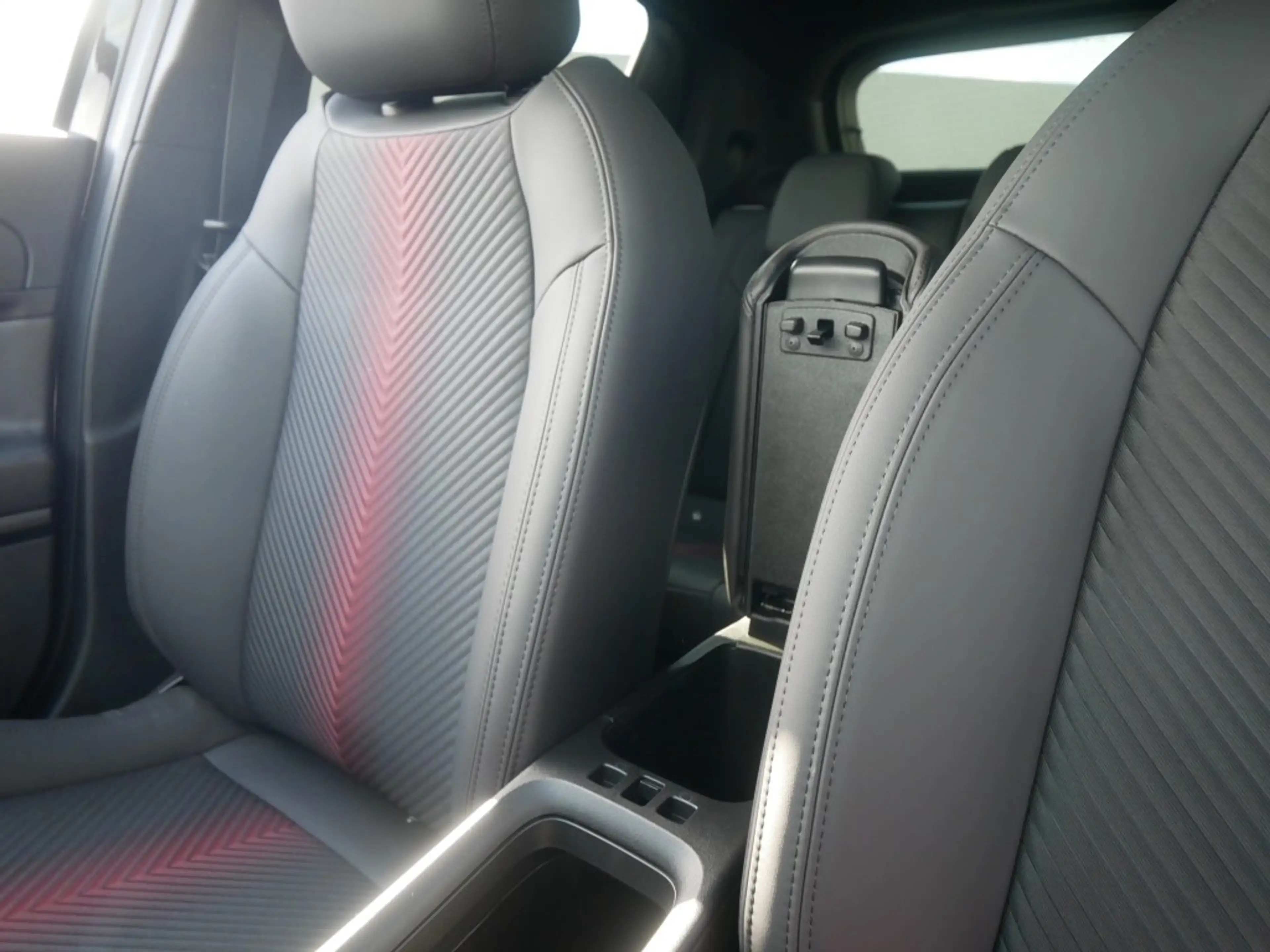 Alfa Romeo Junior IBRIDA Q4 TI 1.2 VGT 145PS DCT6 TECHNOLOGIE — photo 13