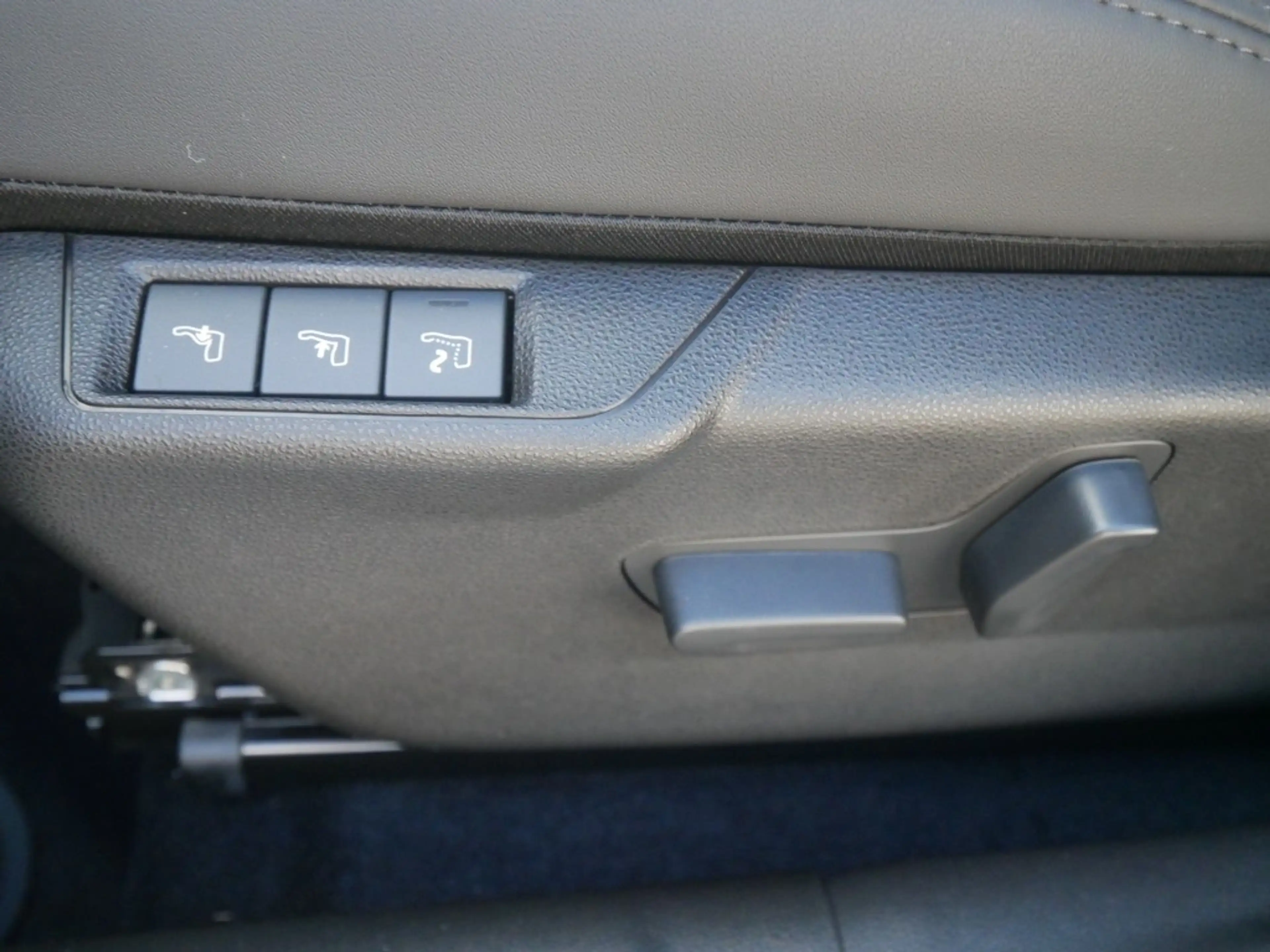 Alfa Romeo Junior IBRIDA Q4 TI 1.2 VGT 145PS DCT6 TECHNOLOGIE — photo 11