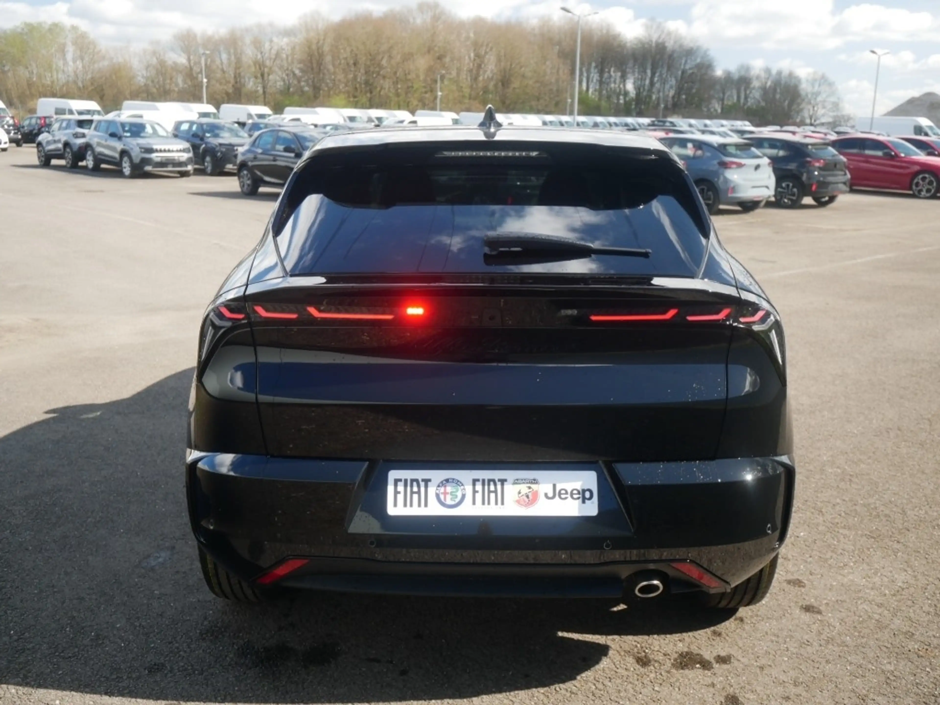 Alfa Romeo Junior IBRIDA Q4 TI 1.2 VGT 145PS DCT6 TECHNOLOGIE — photo 4