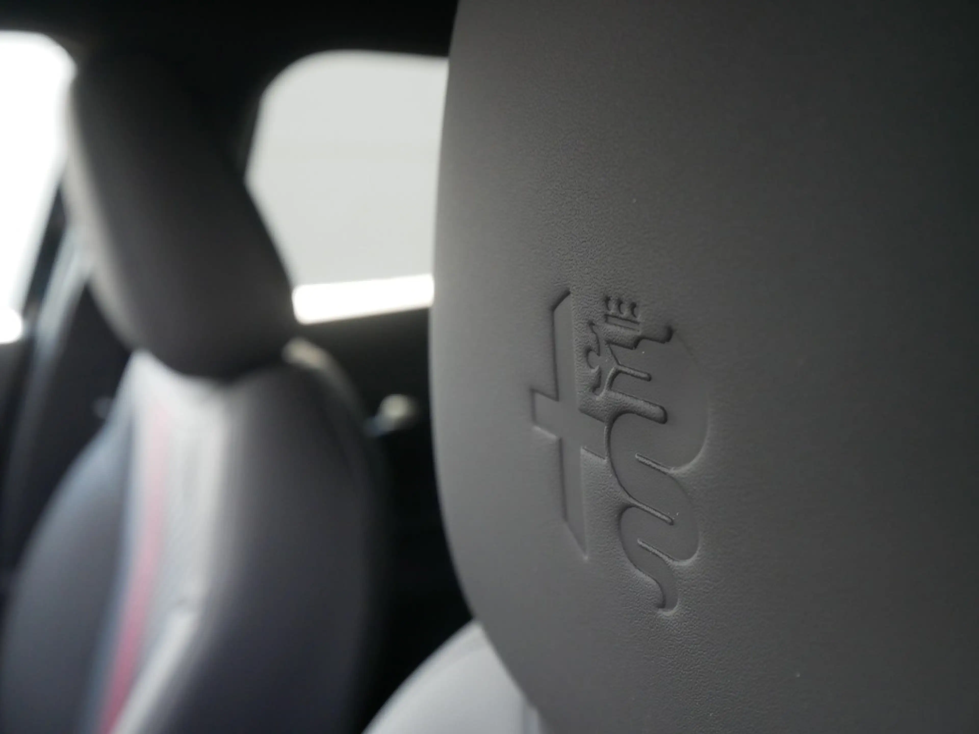 Alfa Romeo Junior IBRIDA Q4 TI 1.2 VGT 145PS DCT6 TECHNOLOGIE — photo 9
