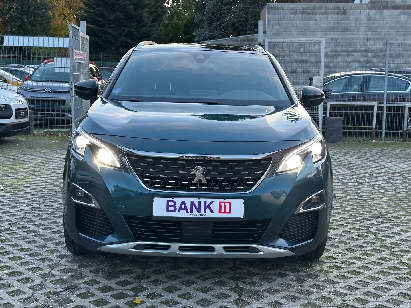Peugeot 5008 1,2i*GT-Line*Teilleder*Panorama*Schiebedach Blau - 2