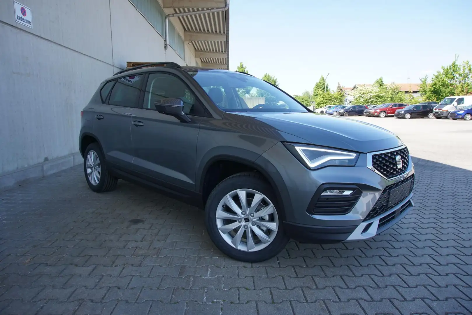 SEAT Ateca 1.5TSI Style Navi/MirrorLi Kamera LED SHZ Šedá - 1