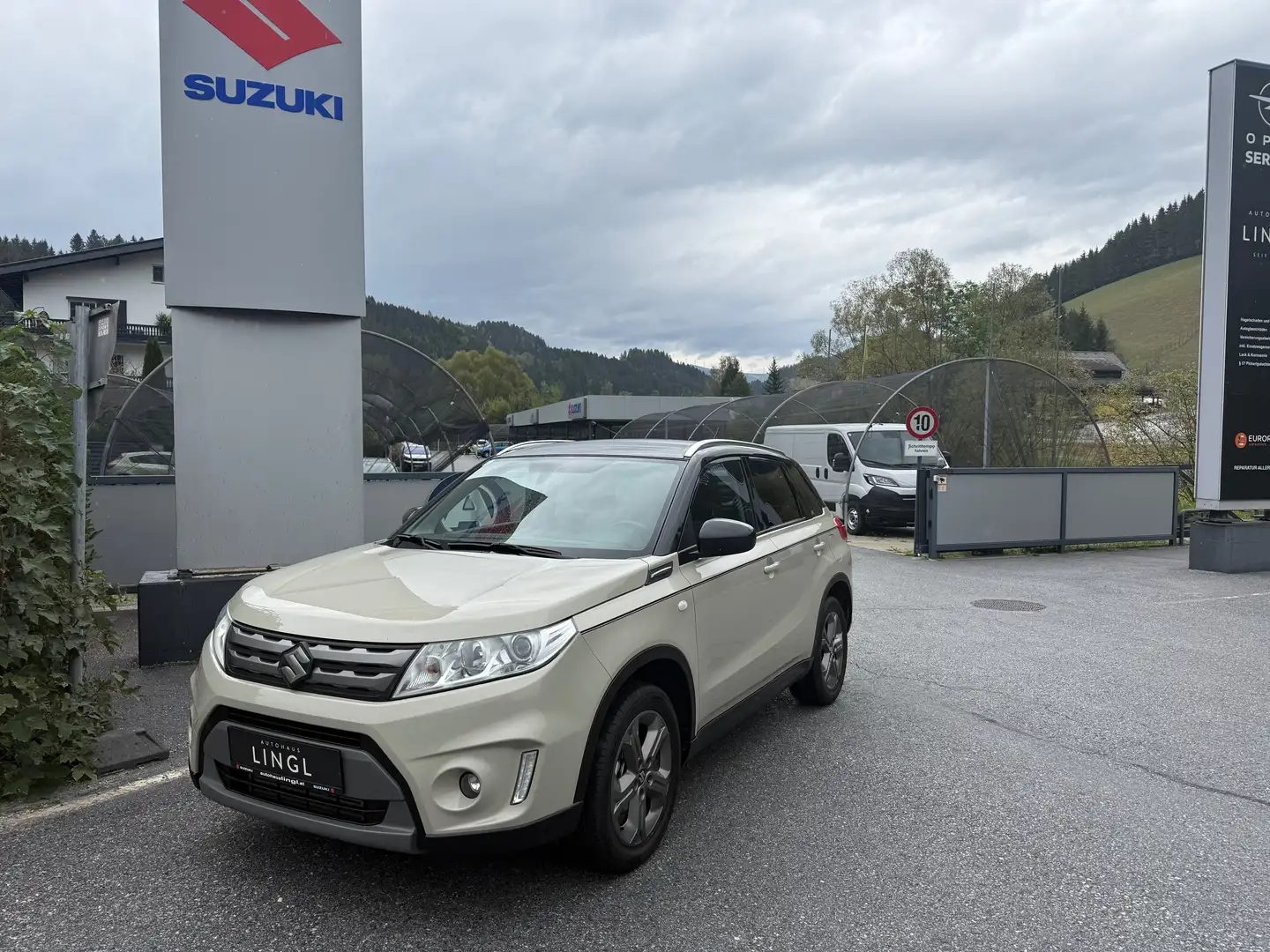 Suzuki Vitara Vitara 1,6 DDiS 4WD GL Shine *AHV* Grau - 1