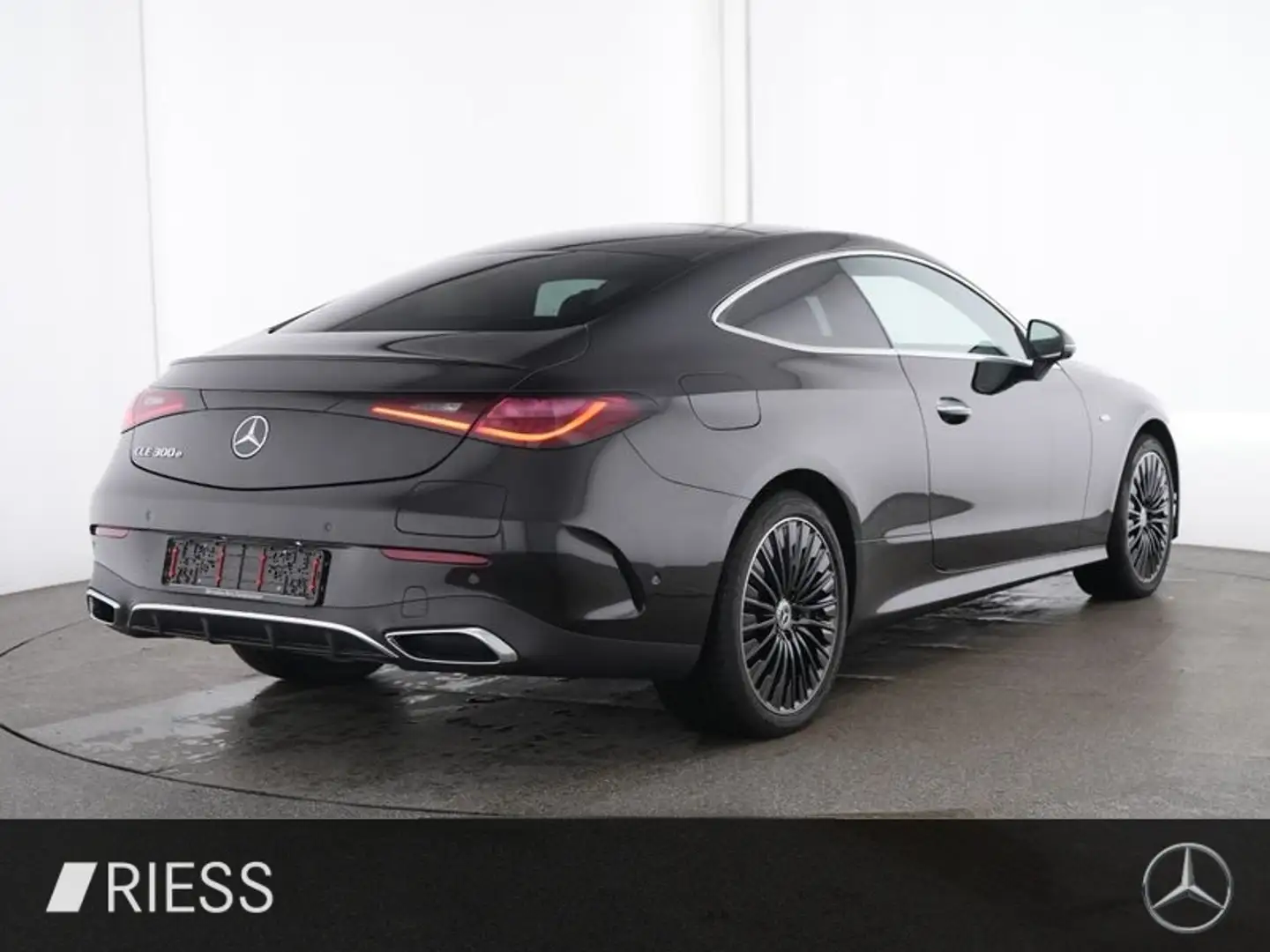 Mercedes-Benz CLE 300 e AMG Sport Distr Burmester Pano DIGITAL Noir - 2