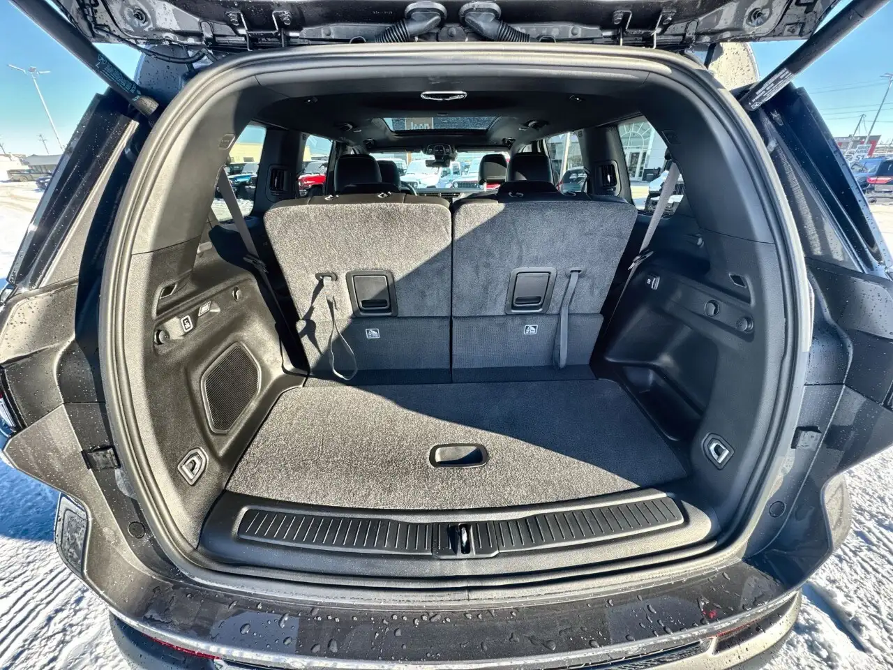 Jeep Grand Cherokee снимка Jeep Grand Cherokee