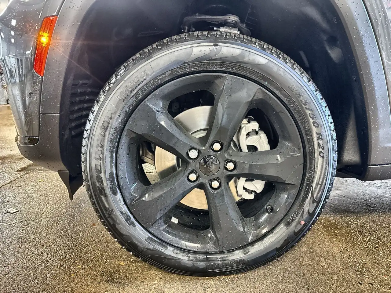 Jeep Grand Cherokee снимка Jeep Grand Cherokee