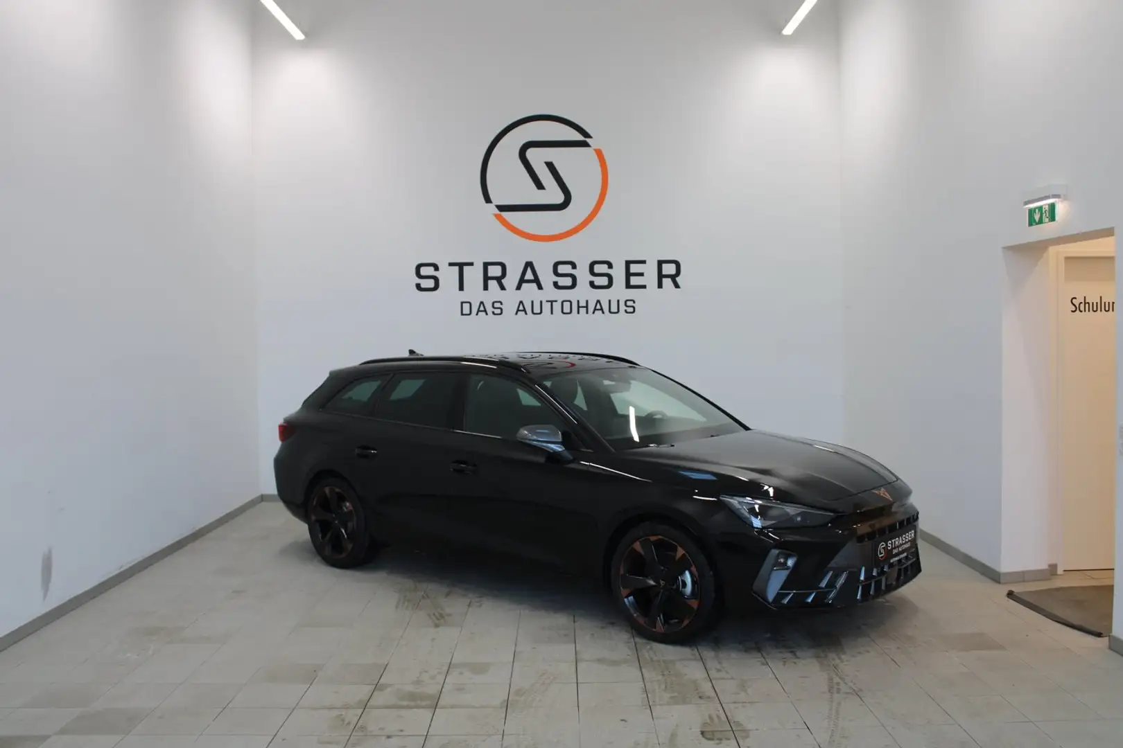 CUPRA Leon 1.5 eTSI DSG 150 PS Schwarz - 1