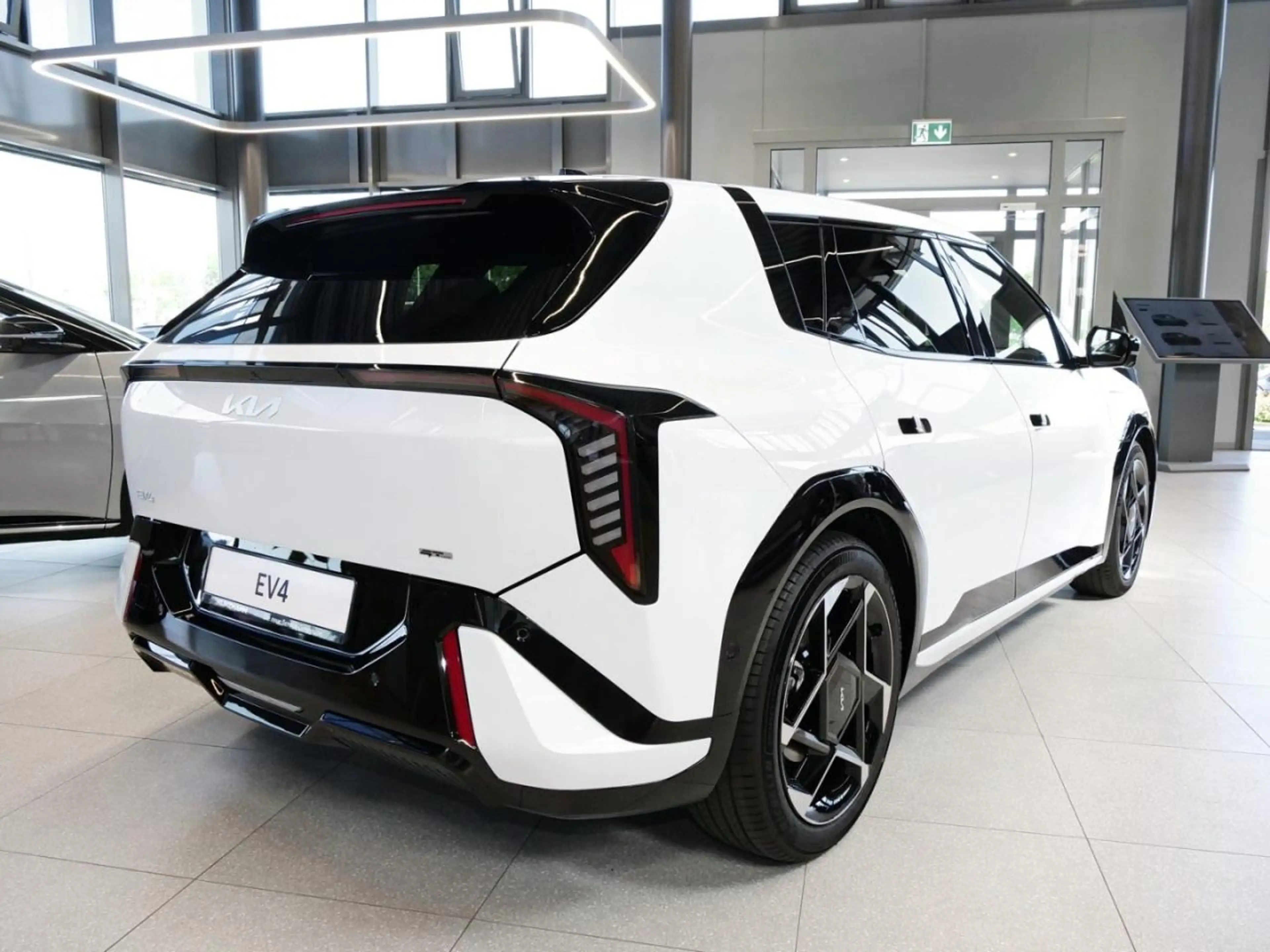 Kia EV4 81,4 kWh GT-Line Glasdach DriveWise 360° ACC — photo 3