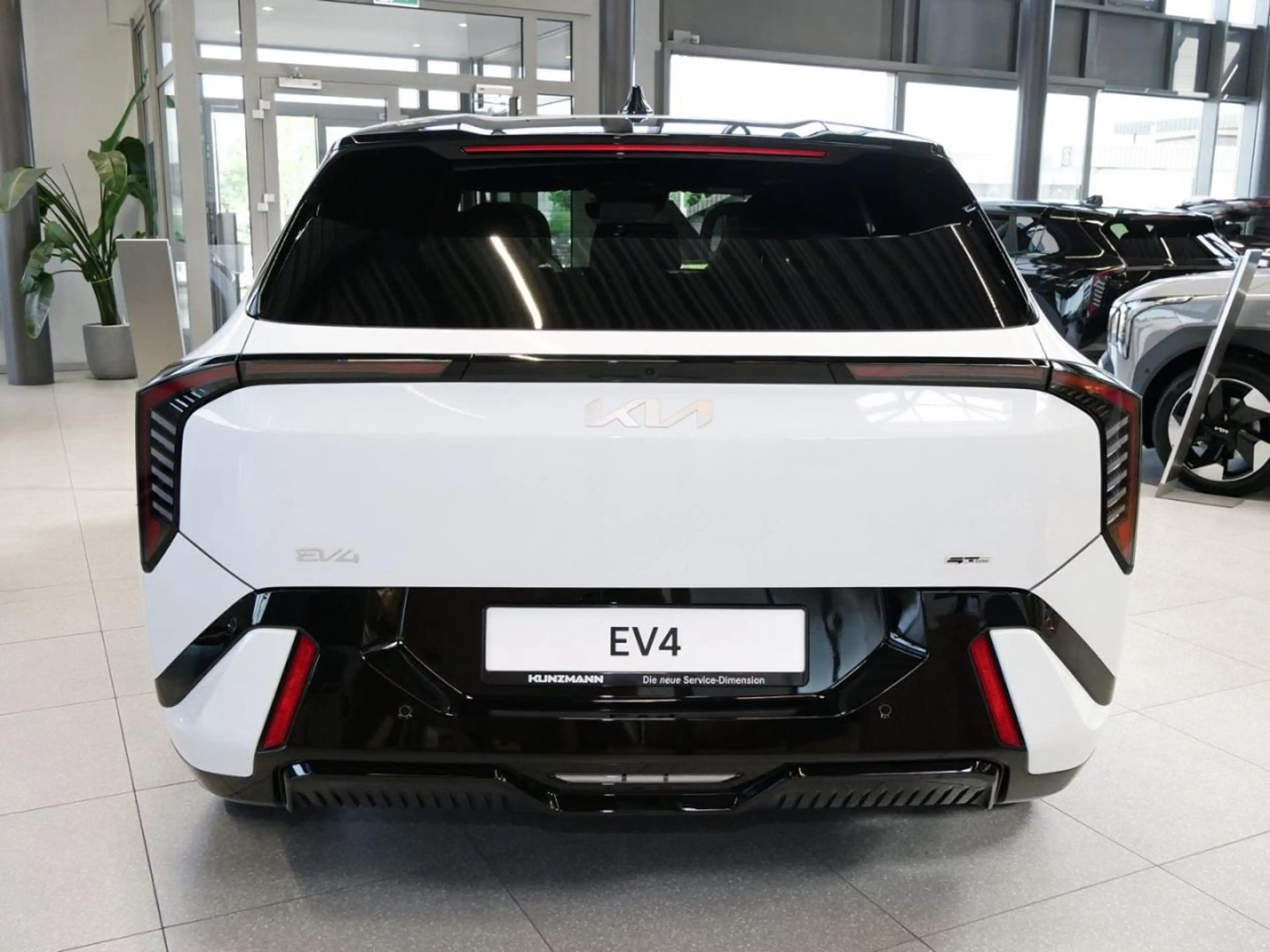 Kia EV4 81,4 kWh GT-Line Glasdach DriveWise 360° ACC — photo 4