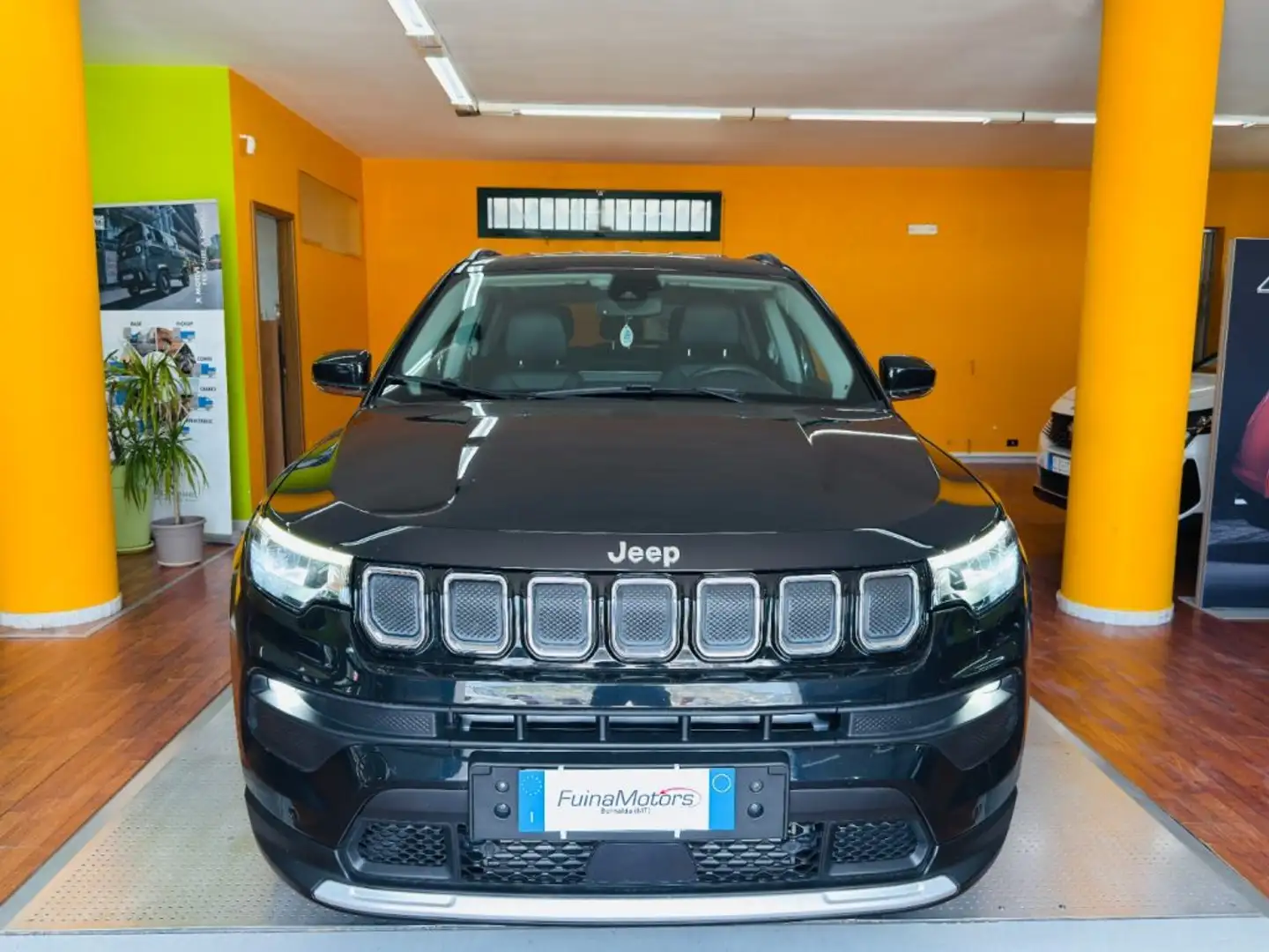 Jeep Compass 1.6 Multijet II 2WD Limited Zwart - 2