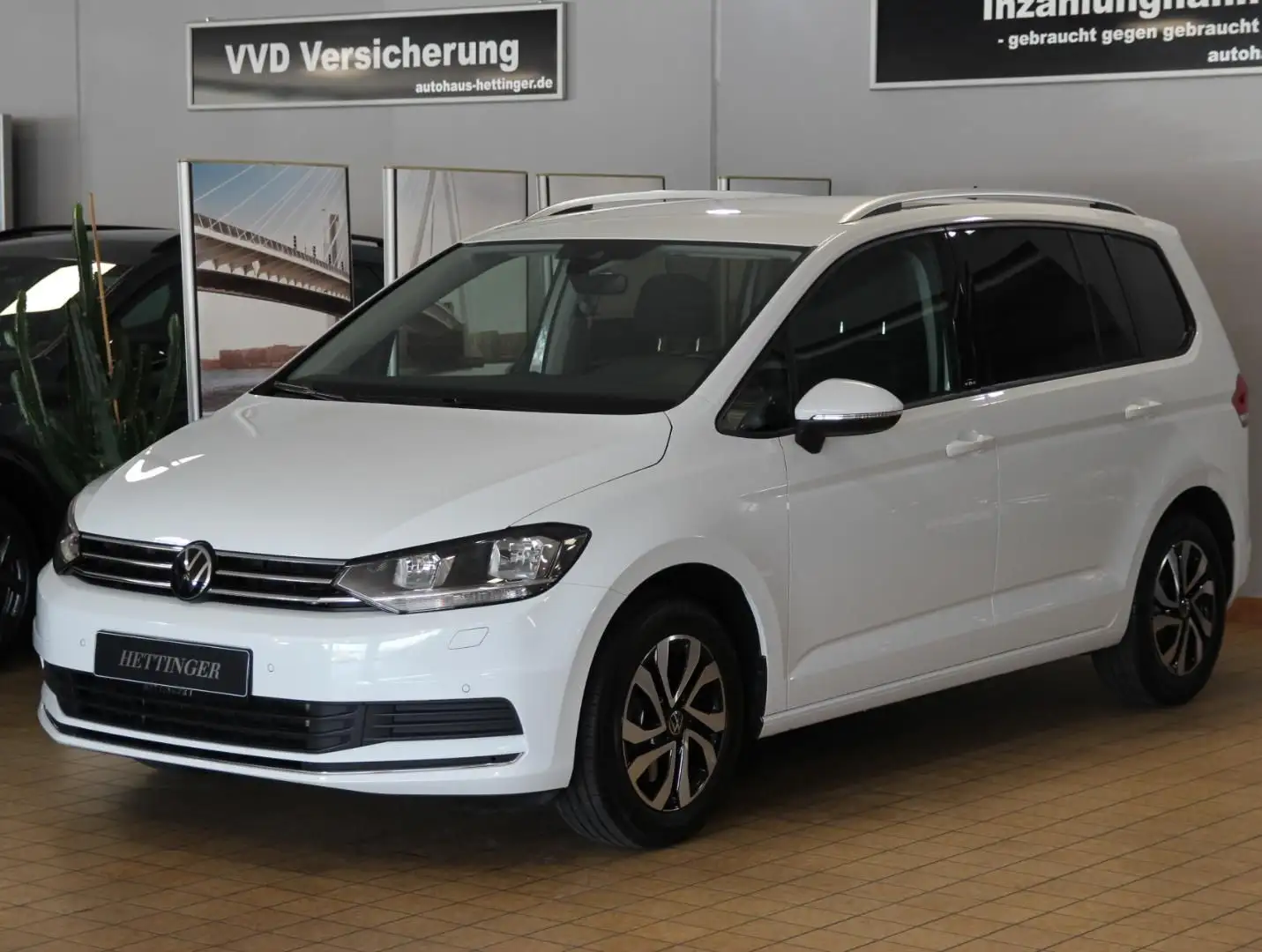 Volkswagen Touran Active 2.0 TDI DSG, Climatr.,Navi,AHK,Sit Weiß - 1