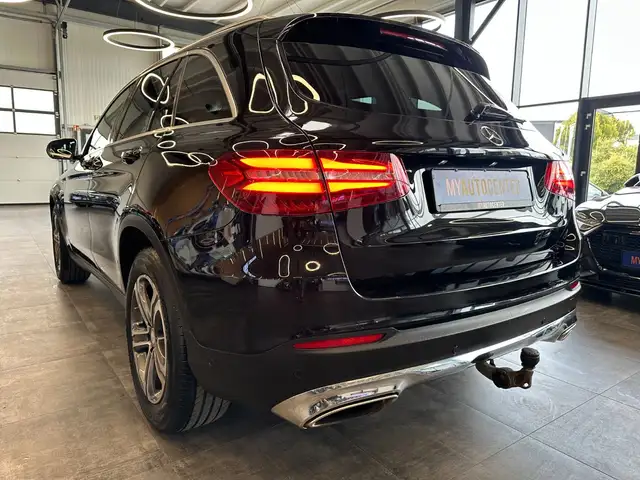 Mercedes-Benz GLC view 6