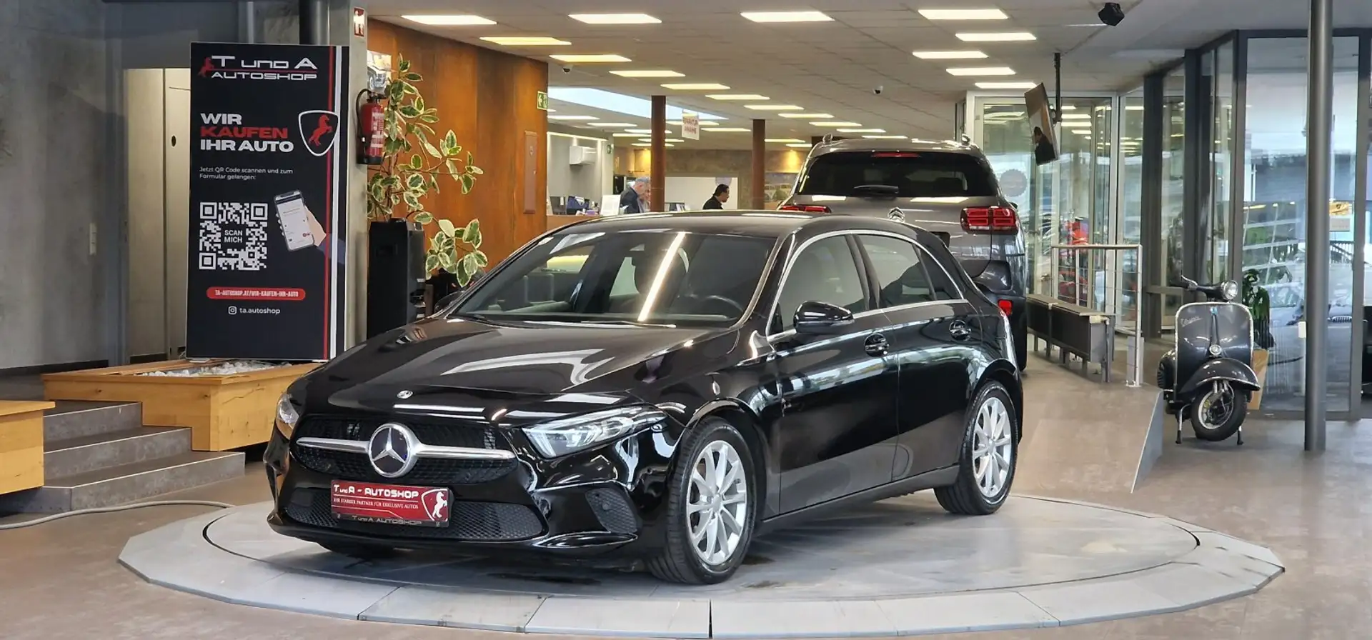 Mercedes-Benz A 180 d Aut. *Kamera*Teil-Leder*17Zoll*LED* Schwarz - 1