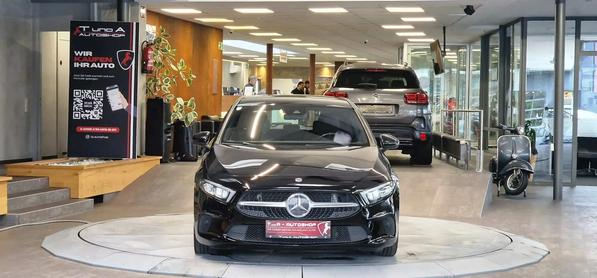 Mercedes-Benz A 180 d Aut. *Kamera*Teil-Leder*17Zoll*LED* Schwarz - 2