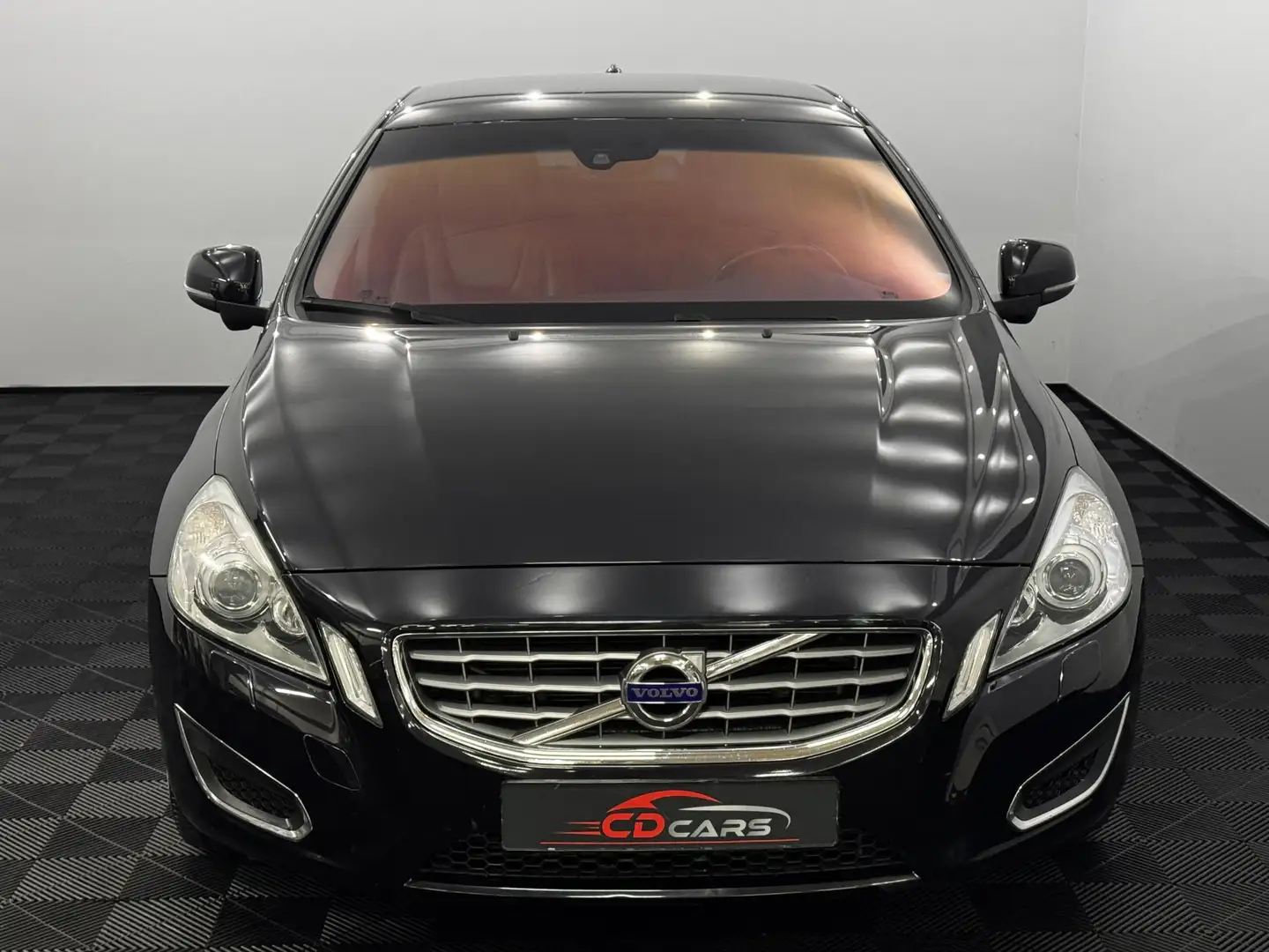 Volvo S60 2.0T Intro Edition Leder, Parkeersensoren, Keyless Noir - 2