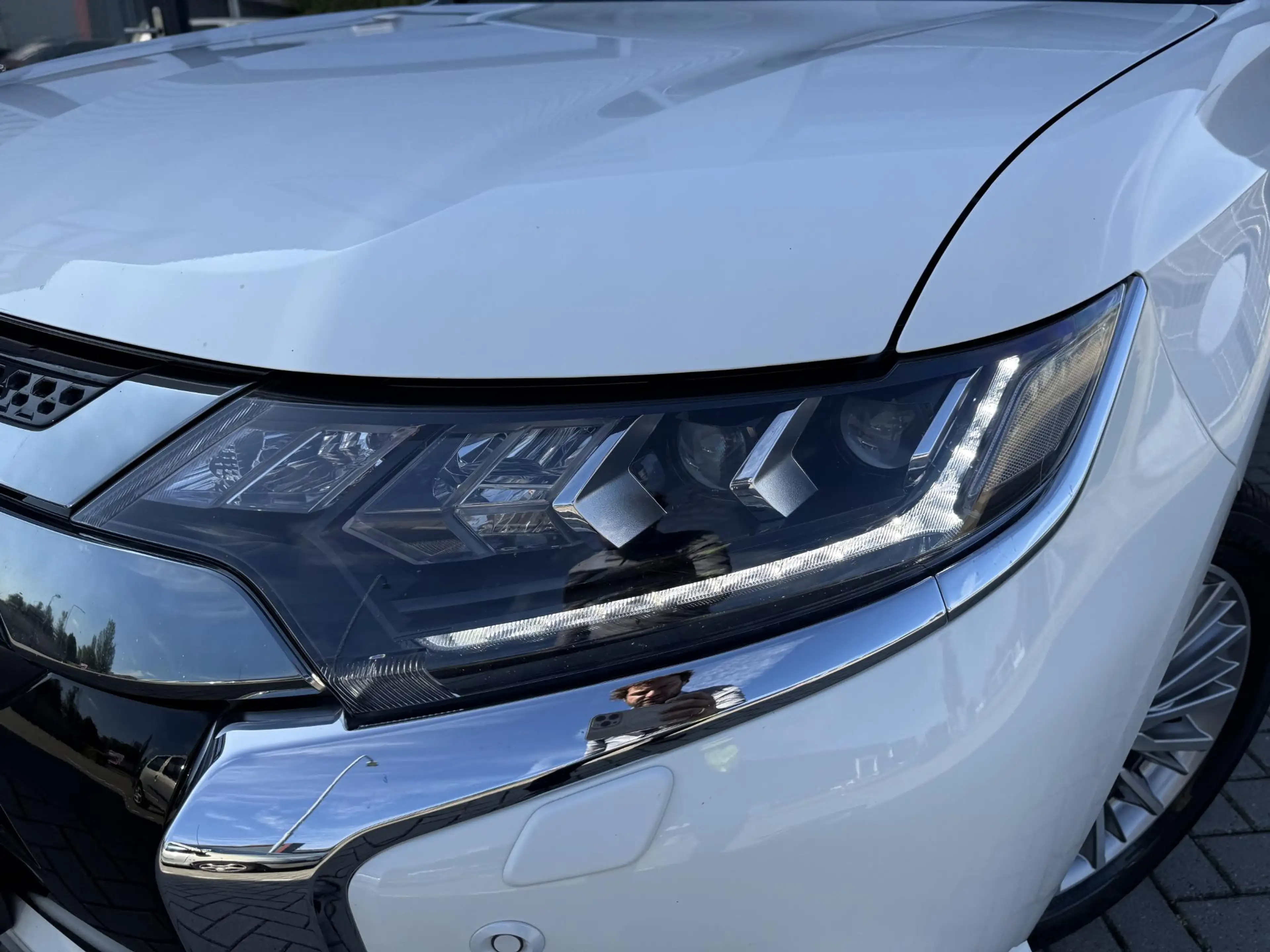 Mitsubishi Outlander 2.4 PHEV Intense ✓SOH 75.1% ✓Full LED ✓Camera ✓Hal — photo 4